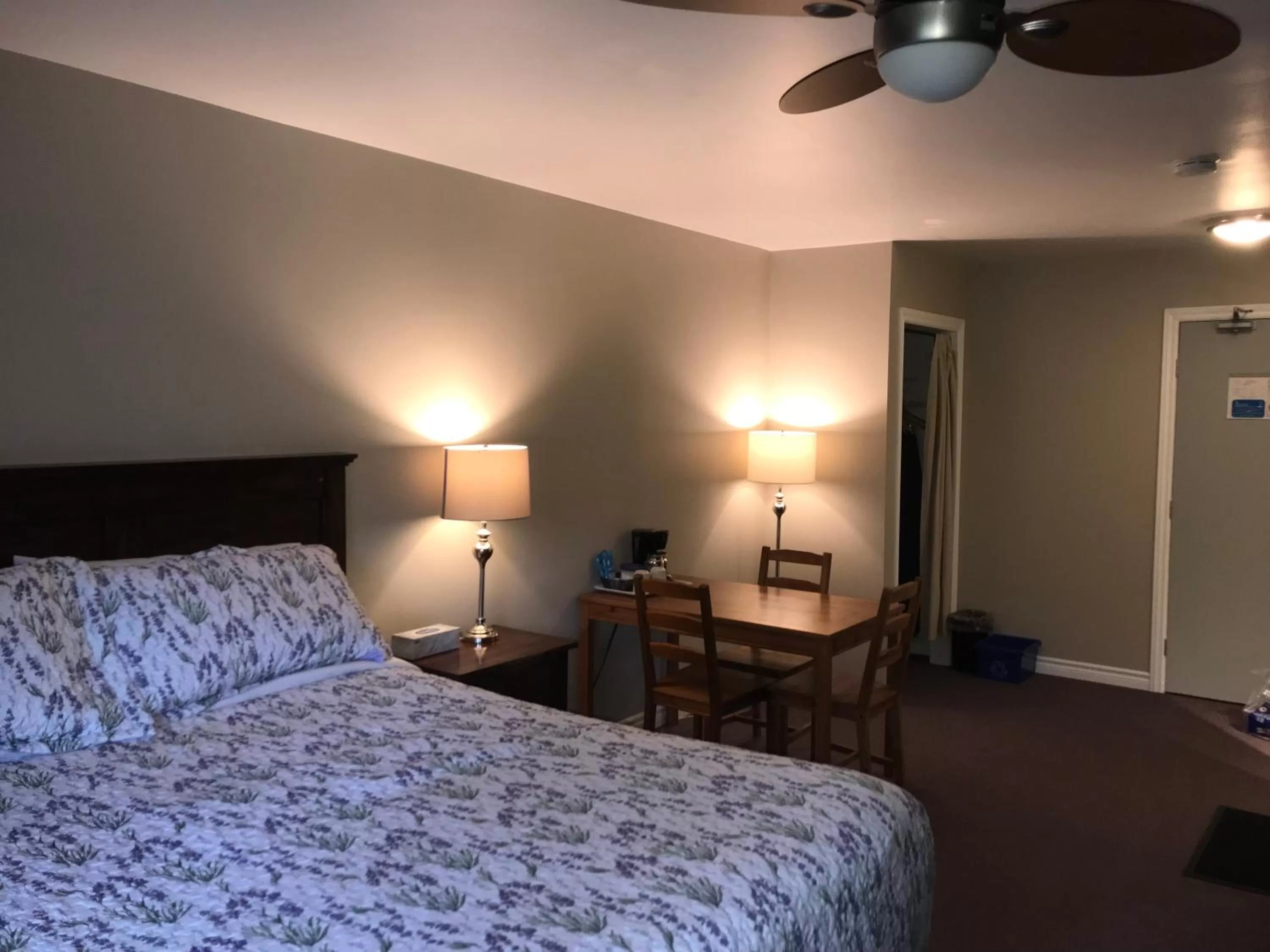 Bed in Hush Lodge and Cottages