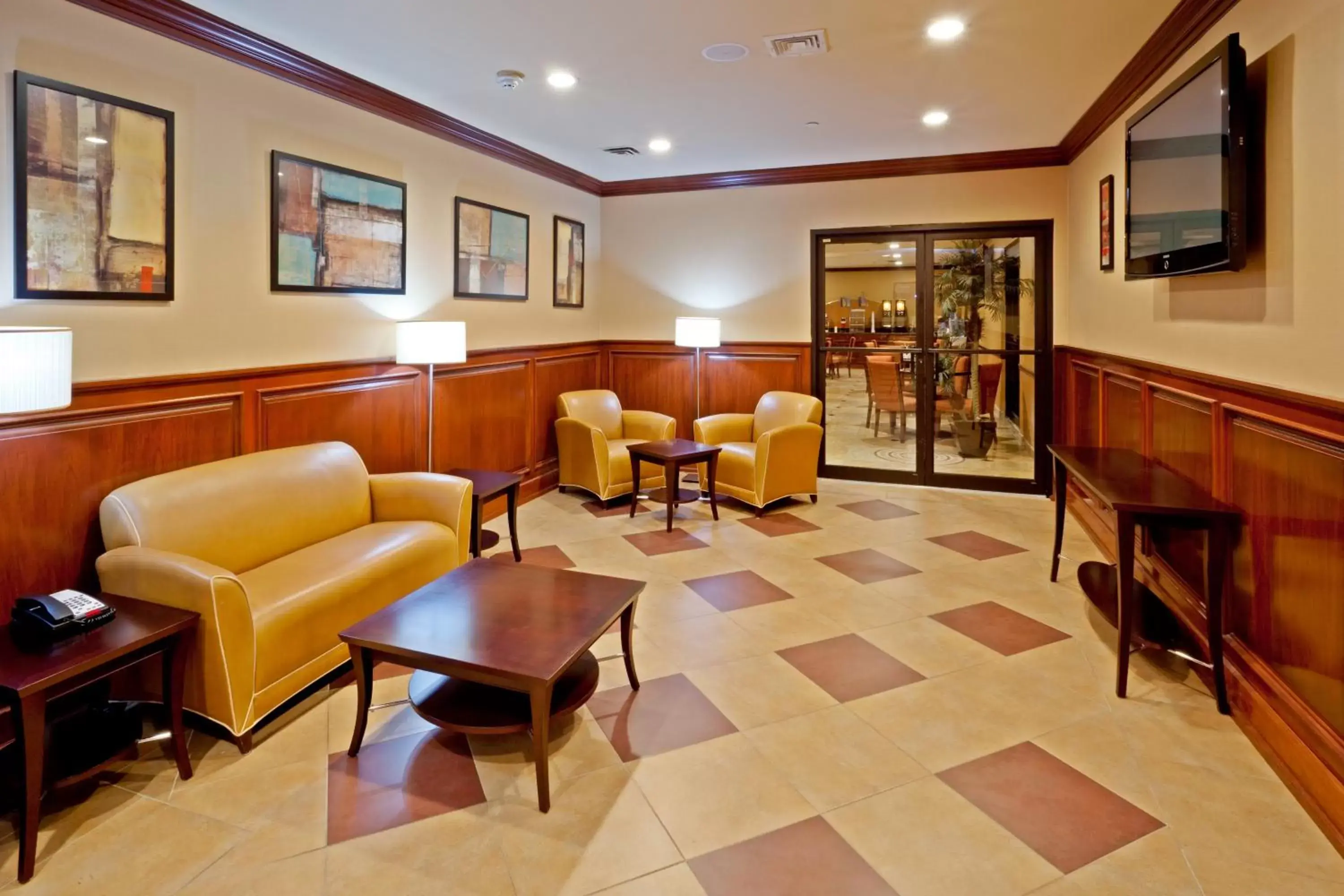 Lobby or reception, Lobby/Reception in Days Hotel by Wyndham North Bergen