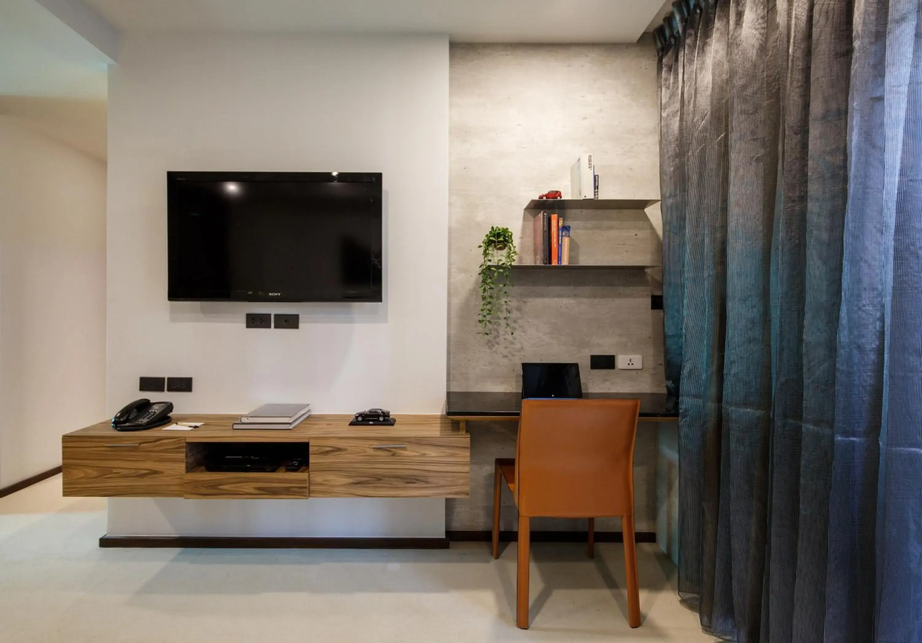Living room, TV/Entertainment Center in LiT BANGKOK Residence - SHA Extra Plus