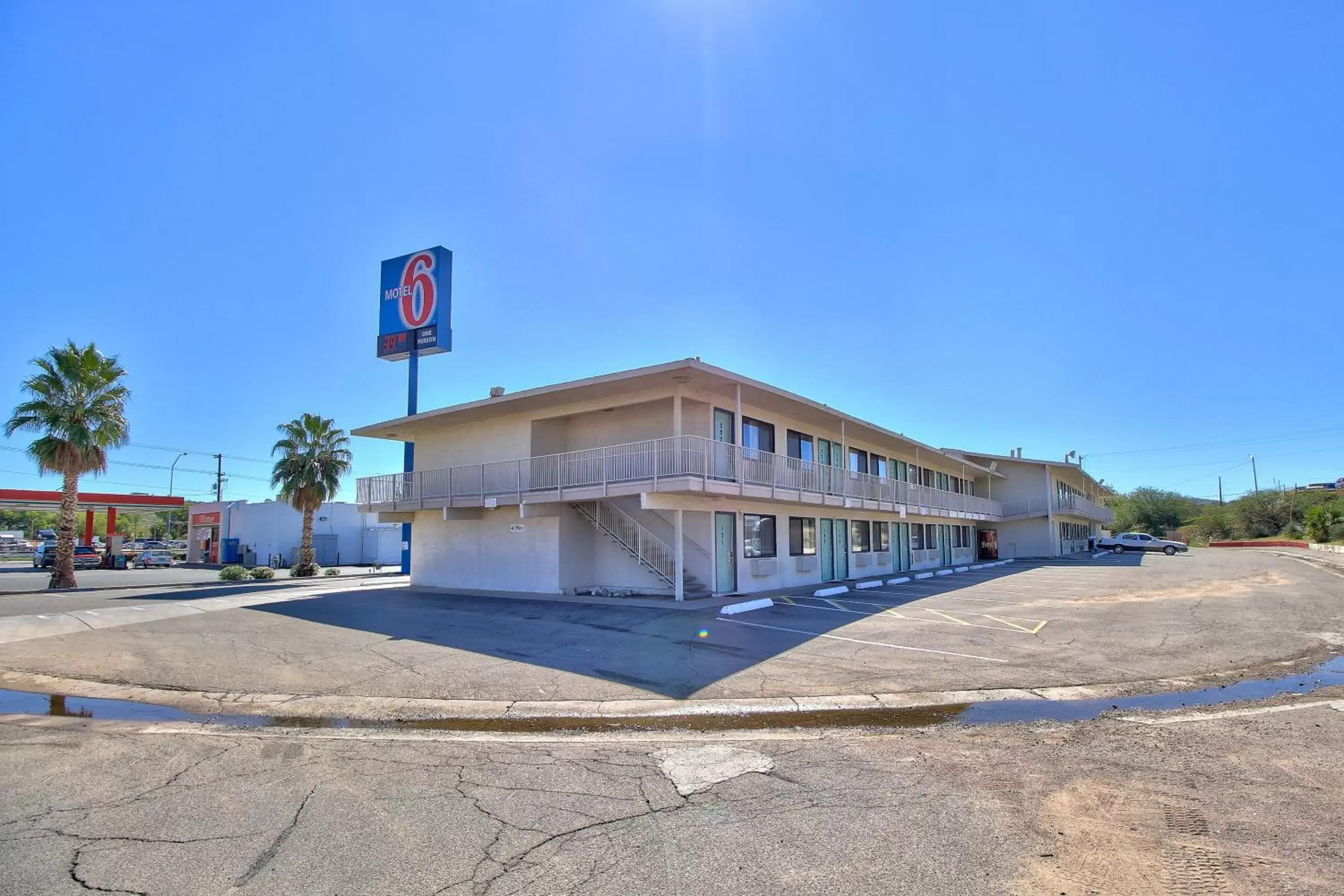 Property Building in Motel 6-Nogales, AZ - Mariposa Road