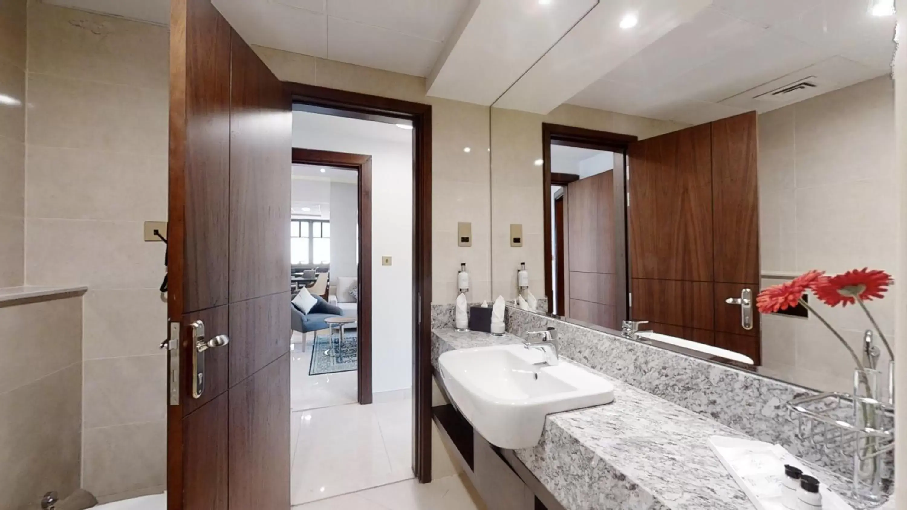 Bathroom in Suha Park Luxury Hotel Apartments, Waterfront Jaddaf