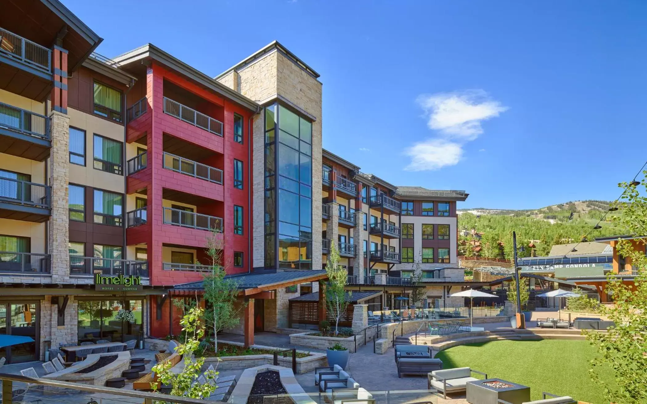 Facade/entrance in Limelight Hotel Snowmass
