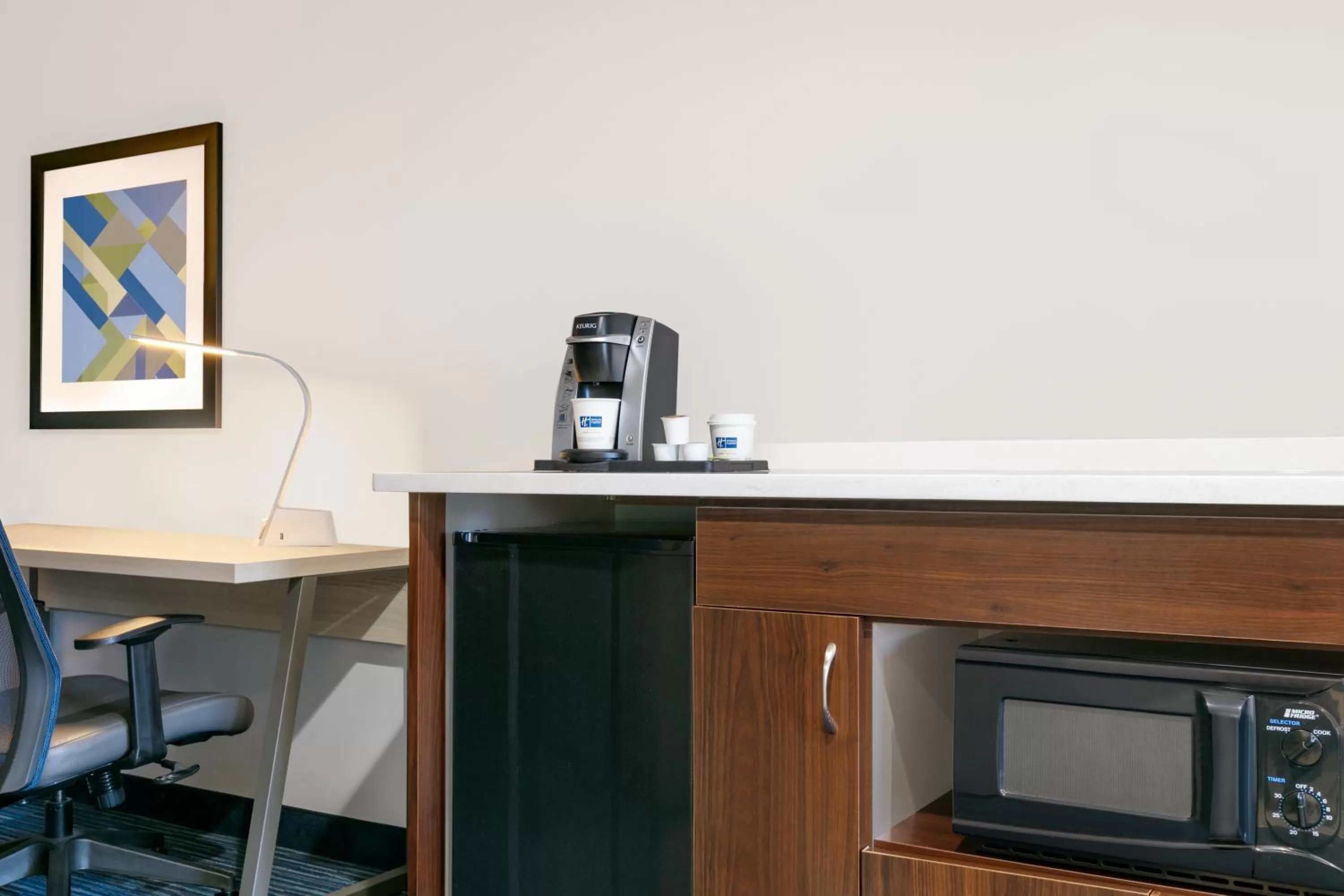 Coffee/tea facilities in Holiday Inn Express Hotel & Suites Norfolk Airport by IHG