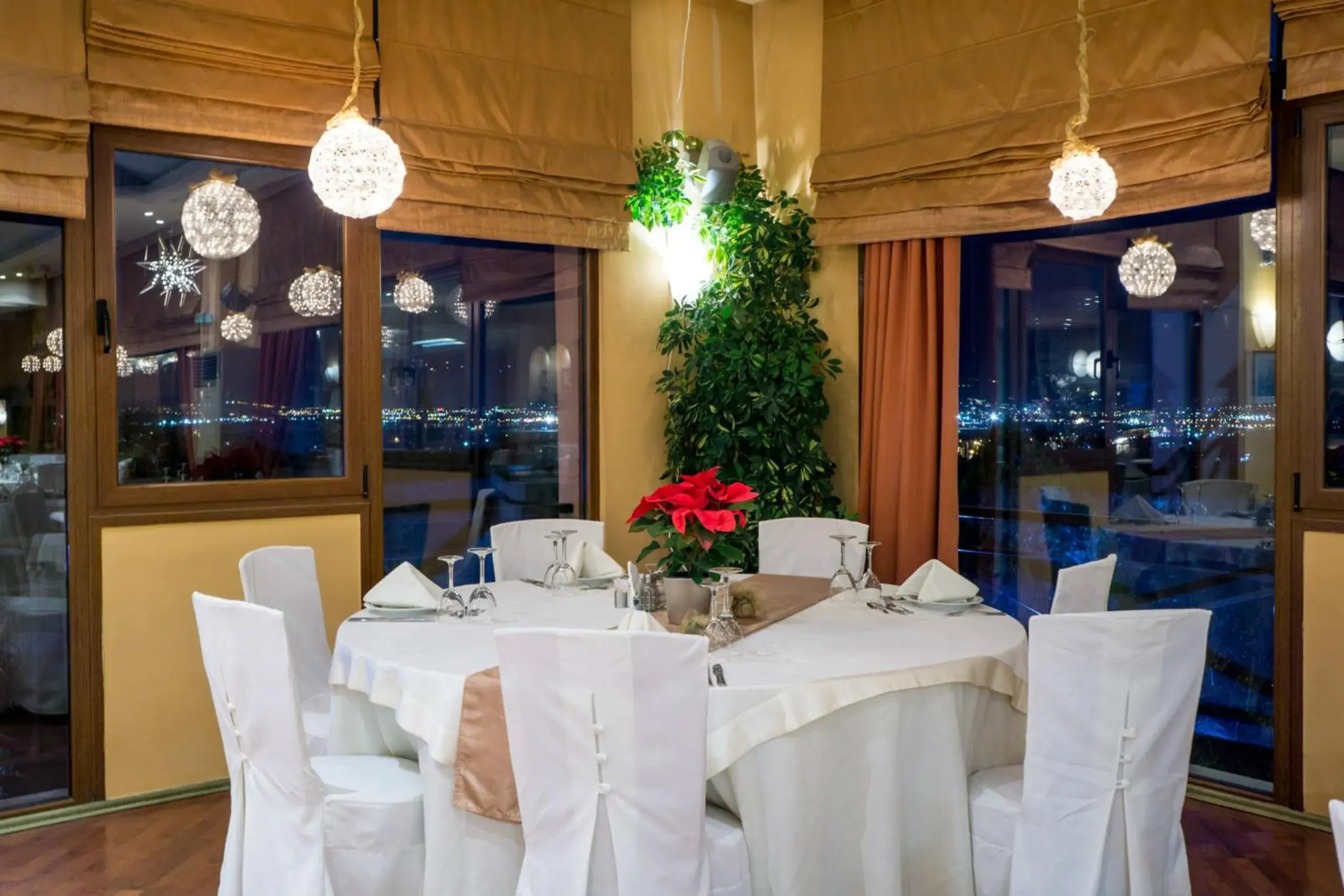 Restaurant/Places to Eat in Ambassador Hotel Thessaloniki
