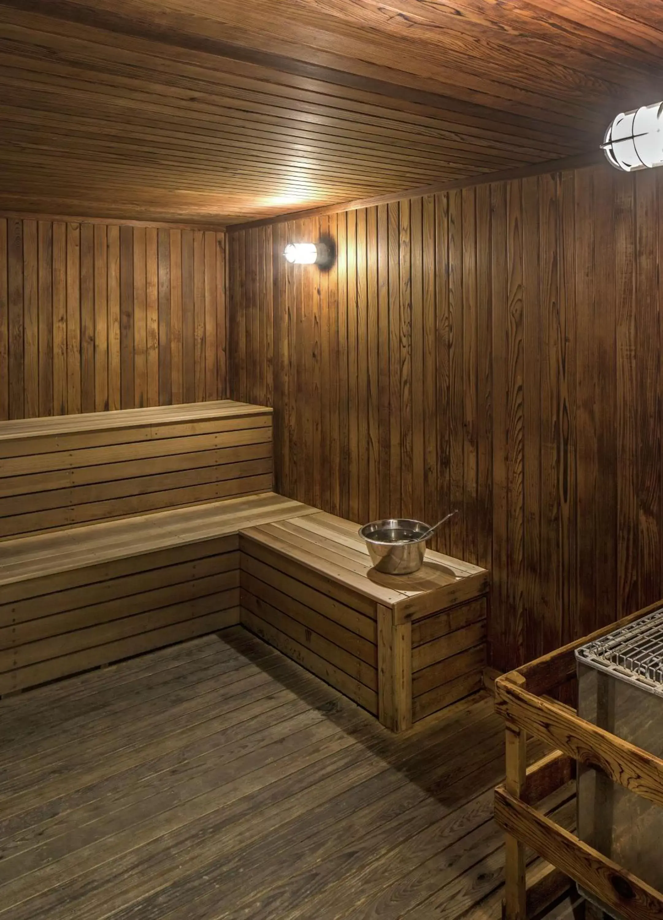 Property building in Hilton Minneapolis Property building in Hilton Minneapolis