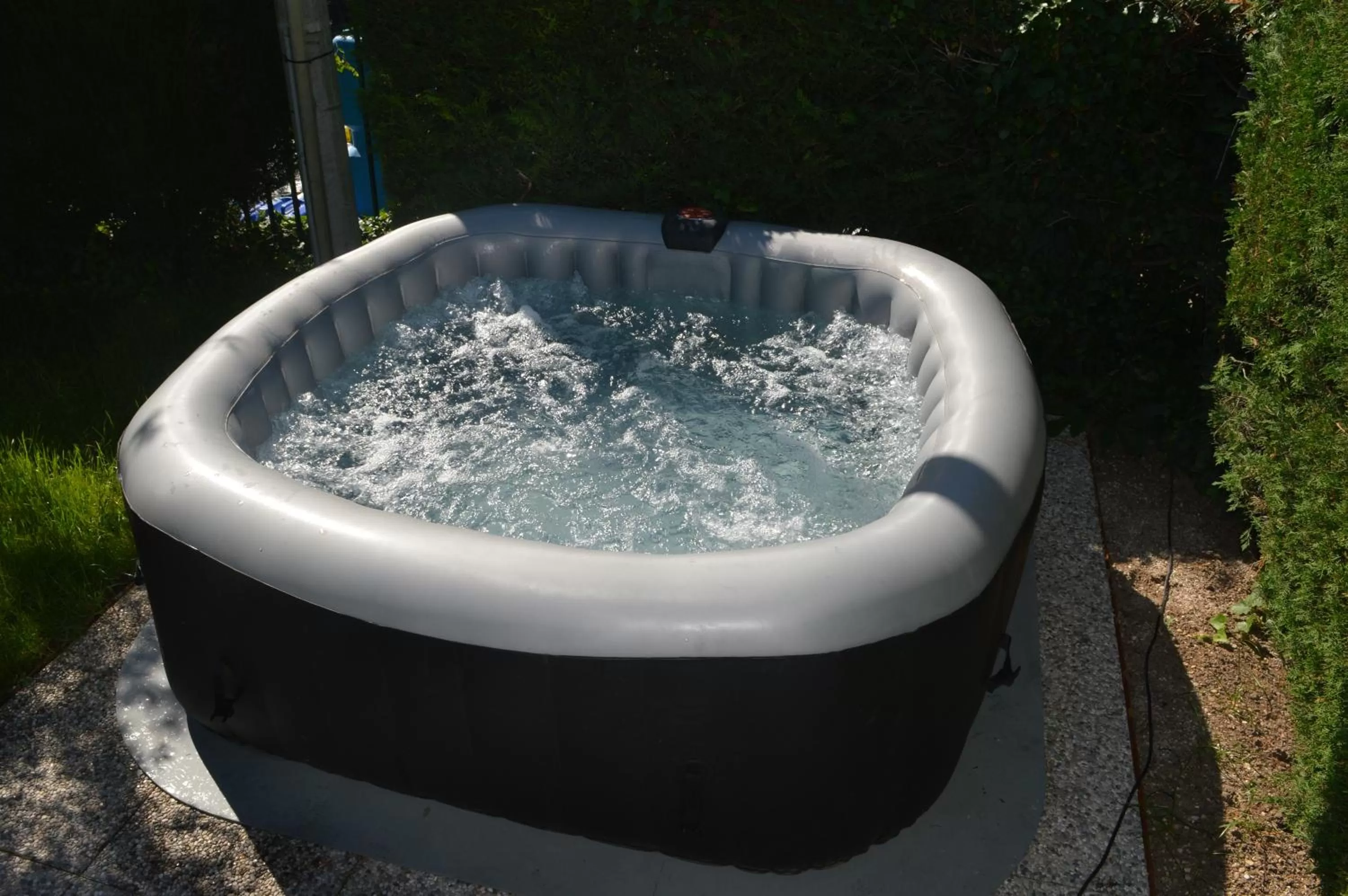 Hot Tub in Il Sole e la Luna B&B in Garda