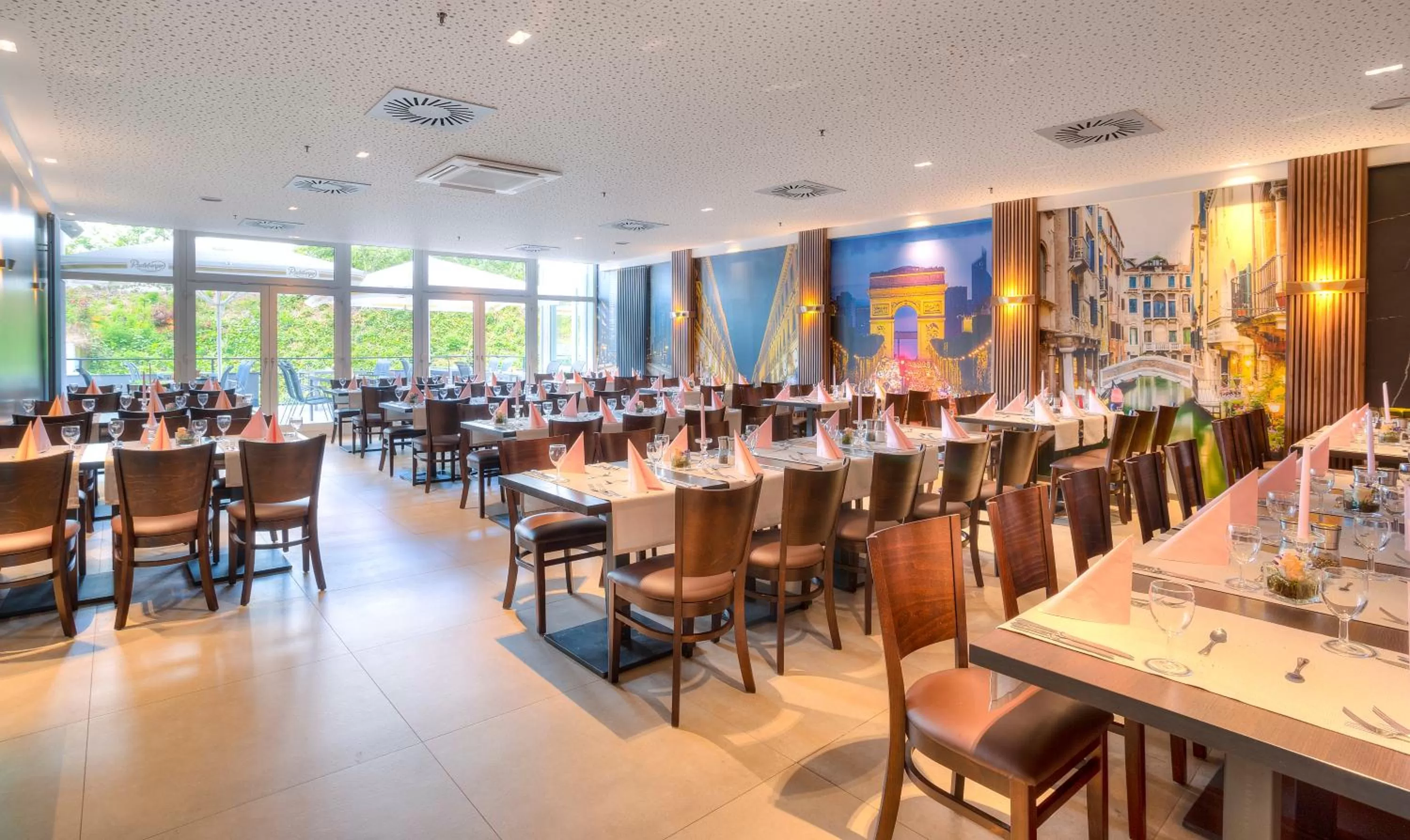 Restaurant/places to eat in ACHAT Hotel Frankfurt Maintal