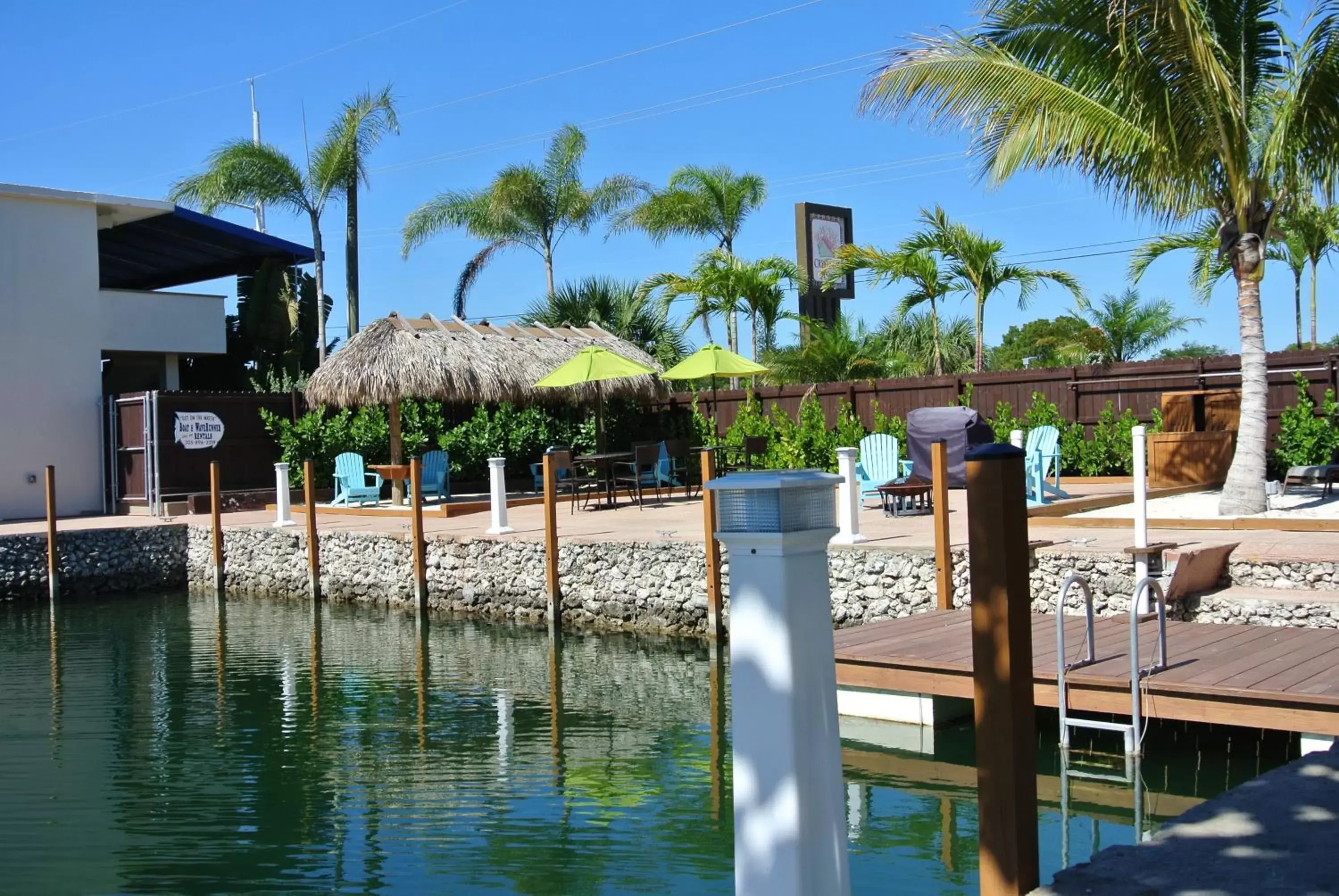 Facade/entrance in Creekside Inn Islamorada