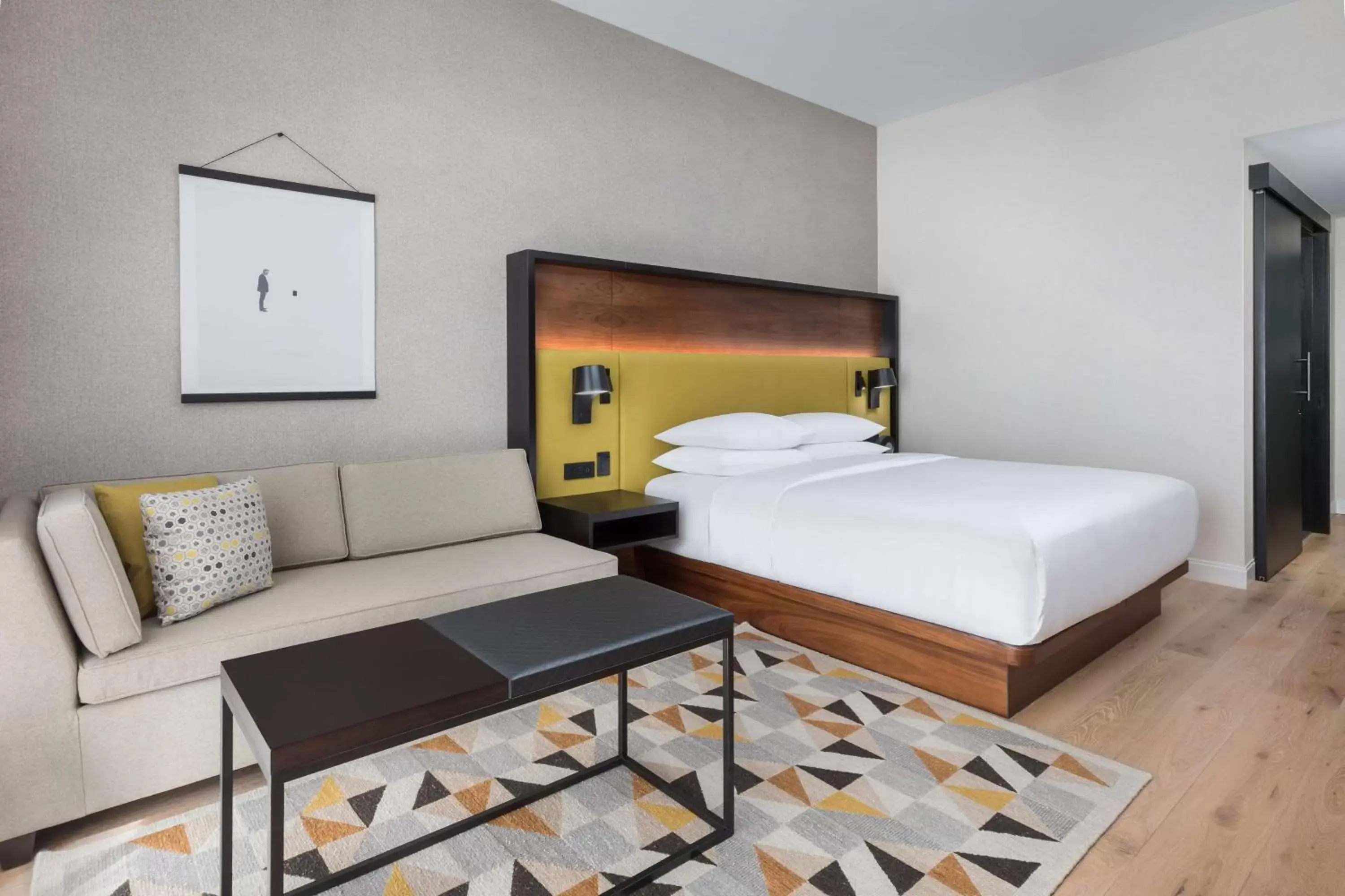 Photo of the whole room, Bed in Hyatt Centric Mountain View