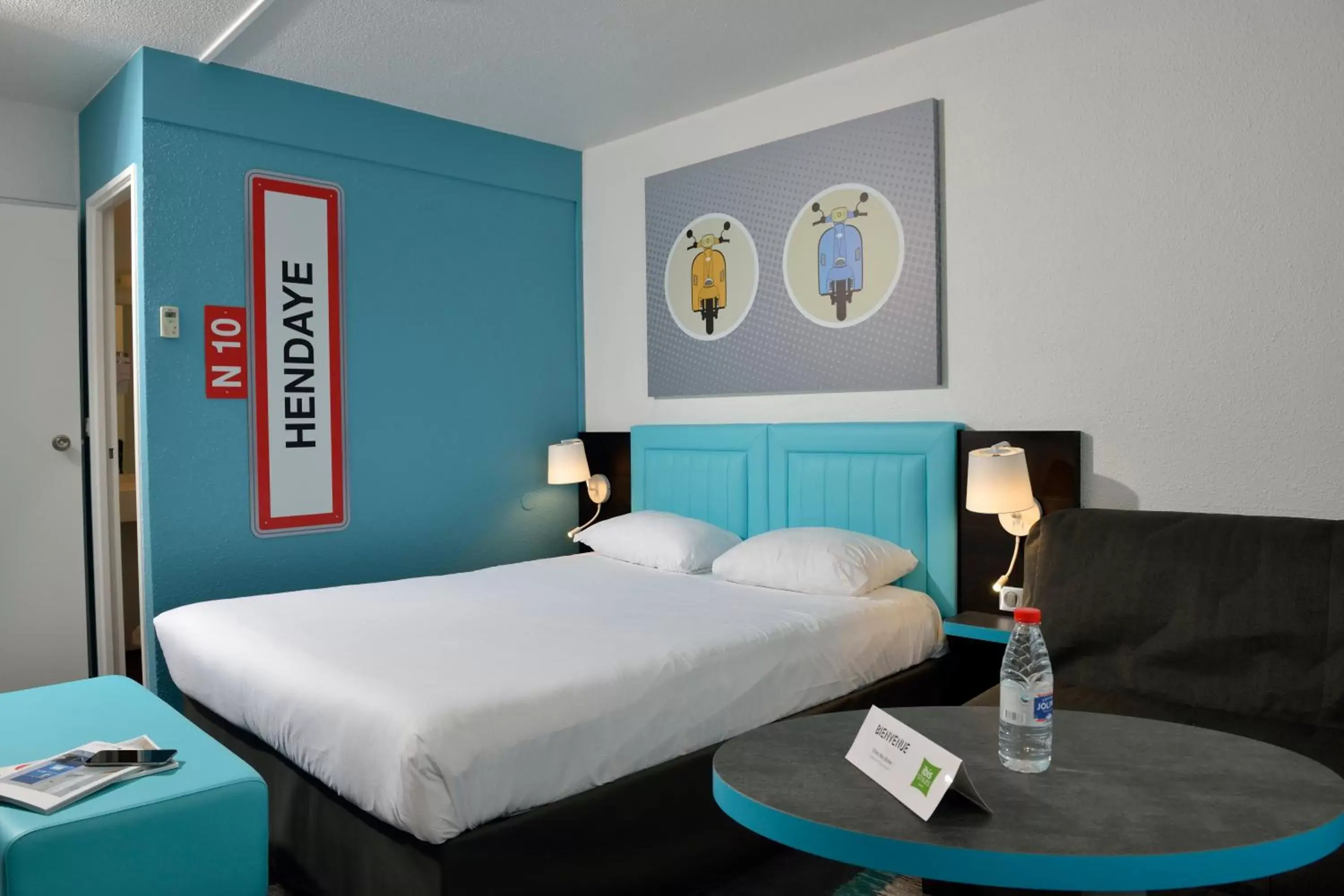 Bedroom, Bed in ibis Styles Angoulême Nord - hôtel restaurant