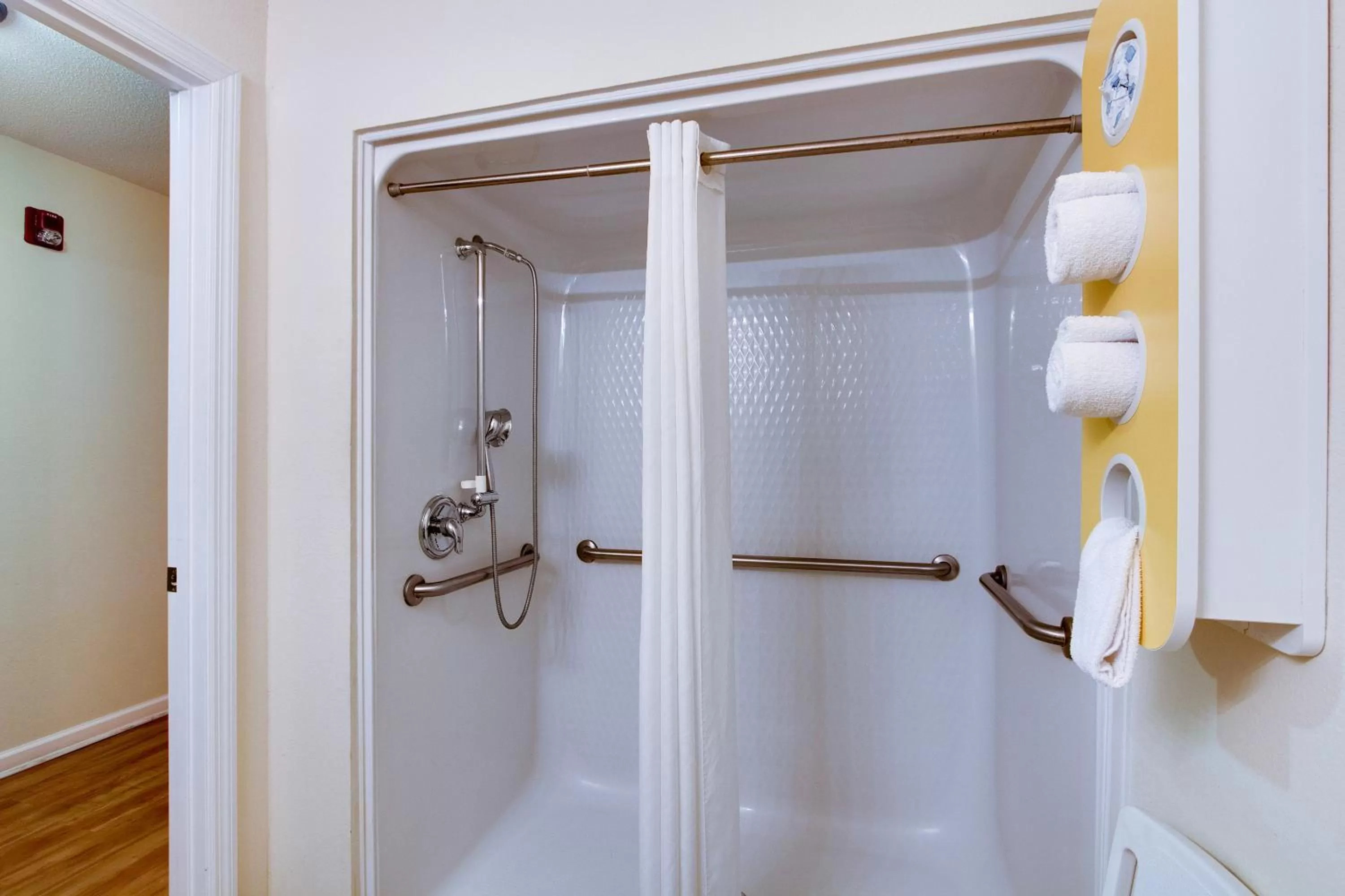 Bathroom in Motel 6-Hinesville, GA