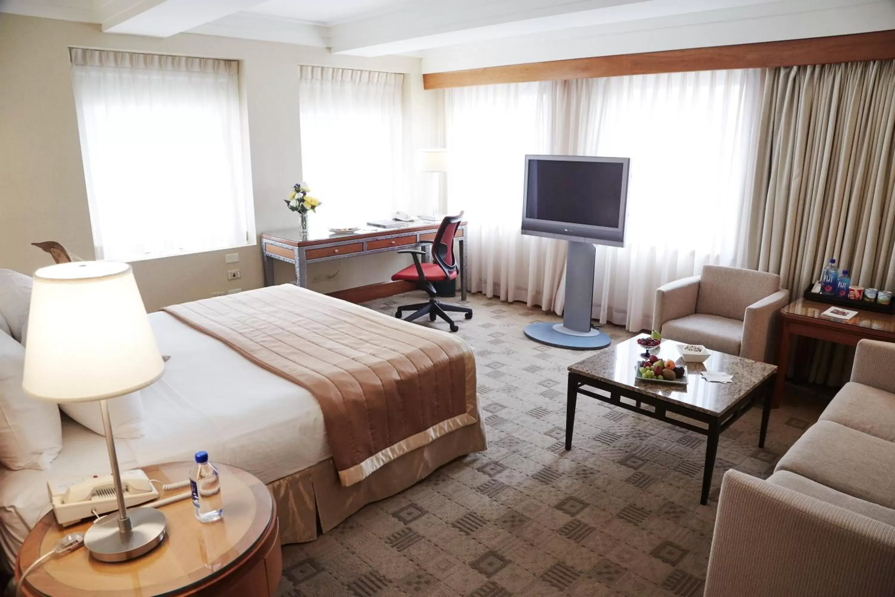 Bedroom in The Kitano Hotel New York