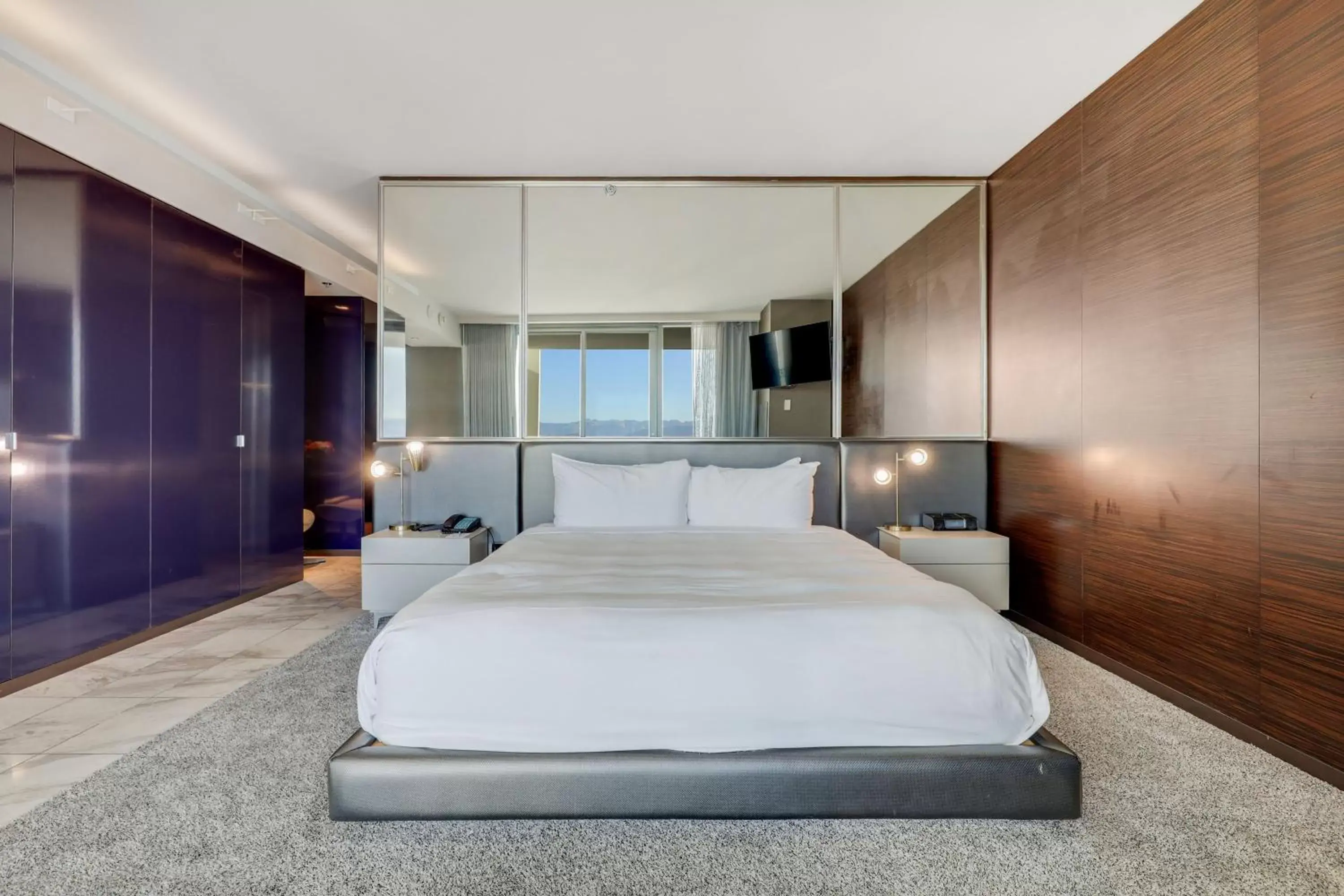 Bed in Vegas Palms HIGH 52nd fl. 1BDR corner penthouse 1220sqft