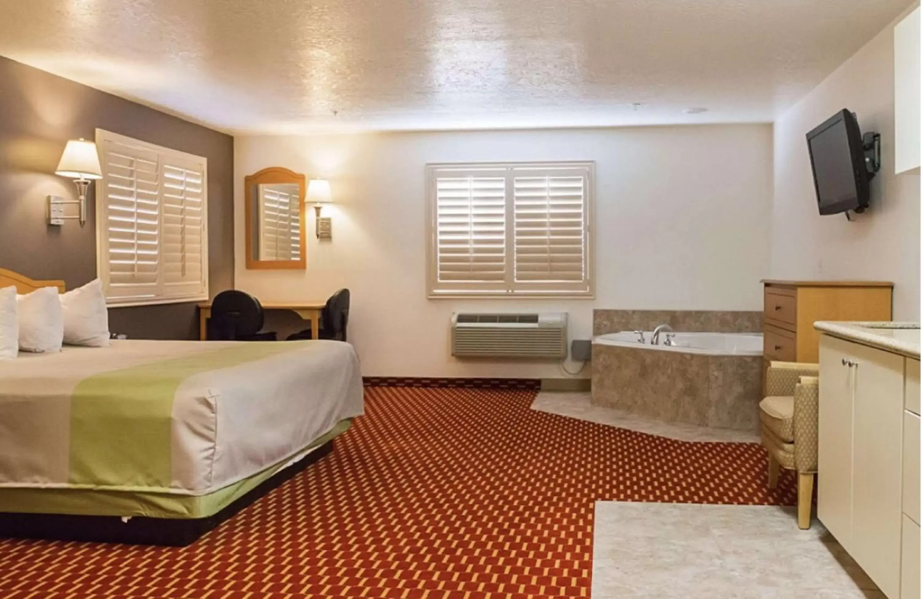 Hot Tub in SureStay Plus Hotel by Best Western Vernal