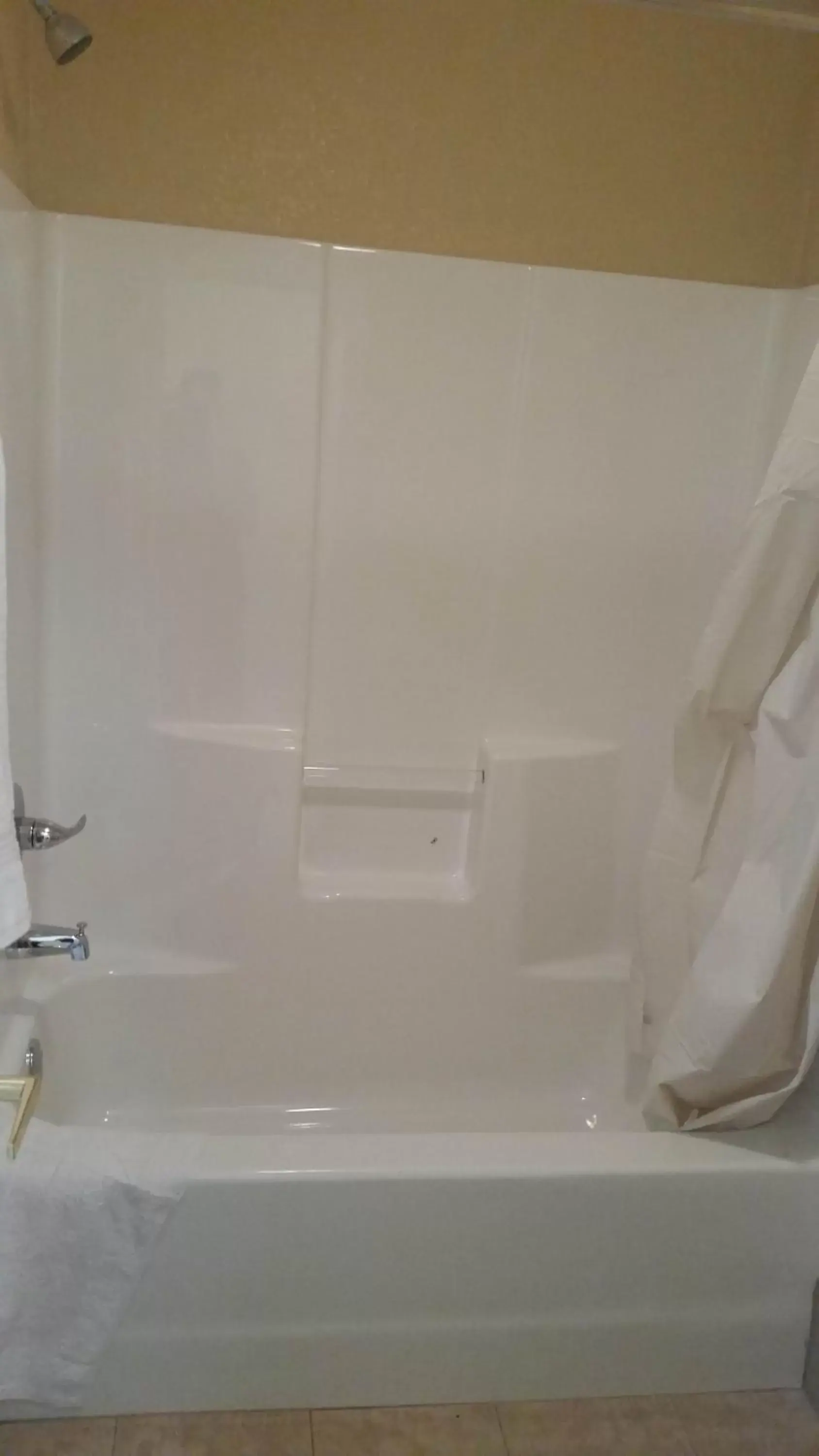 Shower, Bathroom in Murphy Motel