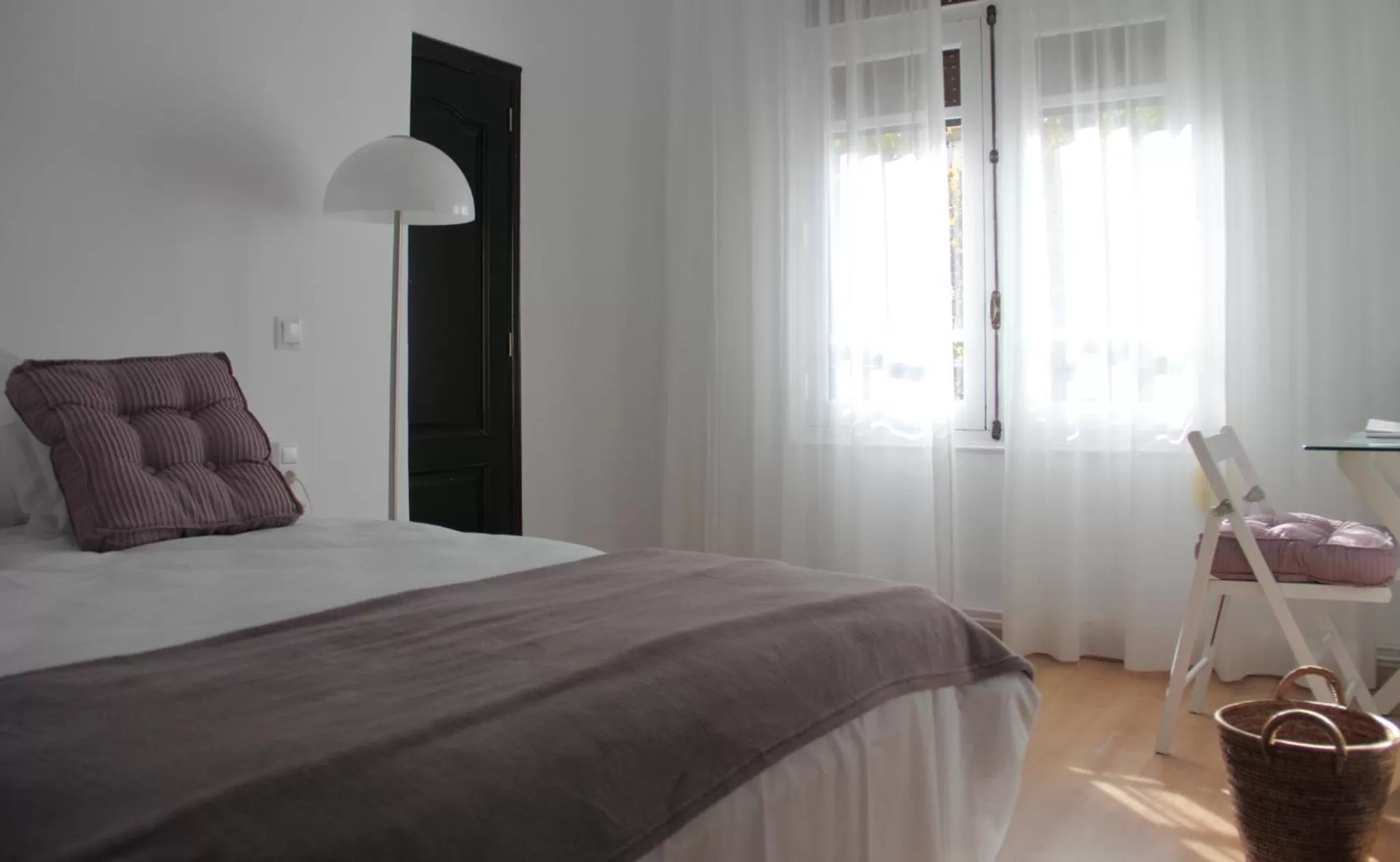 Day, Bed in 7 Moons B&B