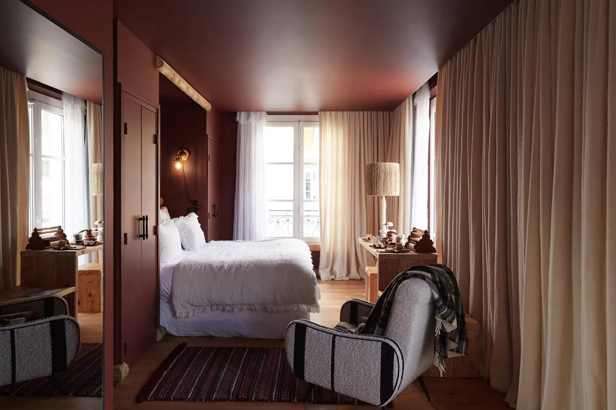 Bedroom, Seating Area in Grand Hotel Soleil d'Or