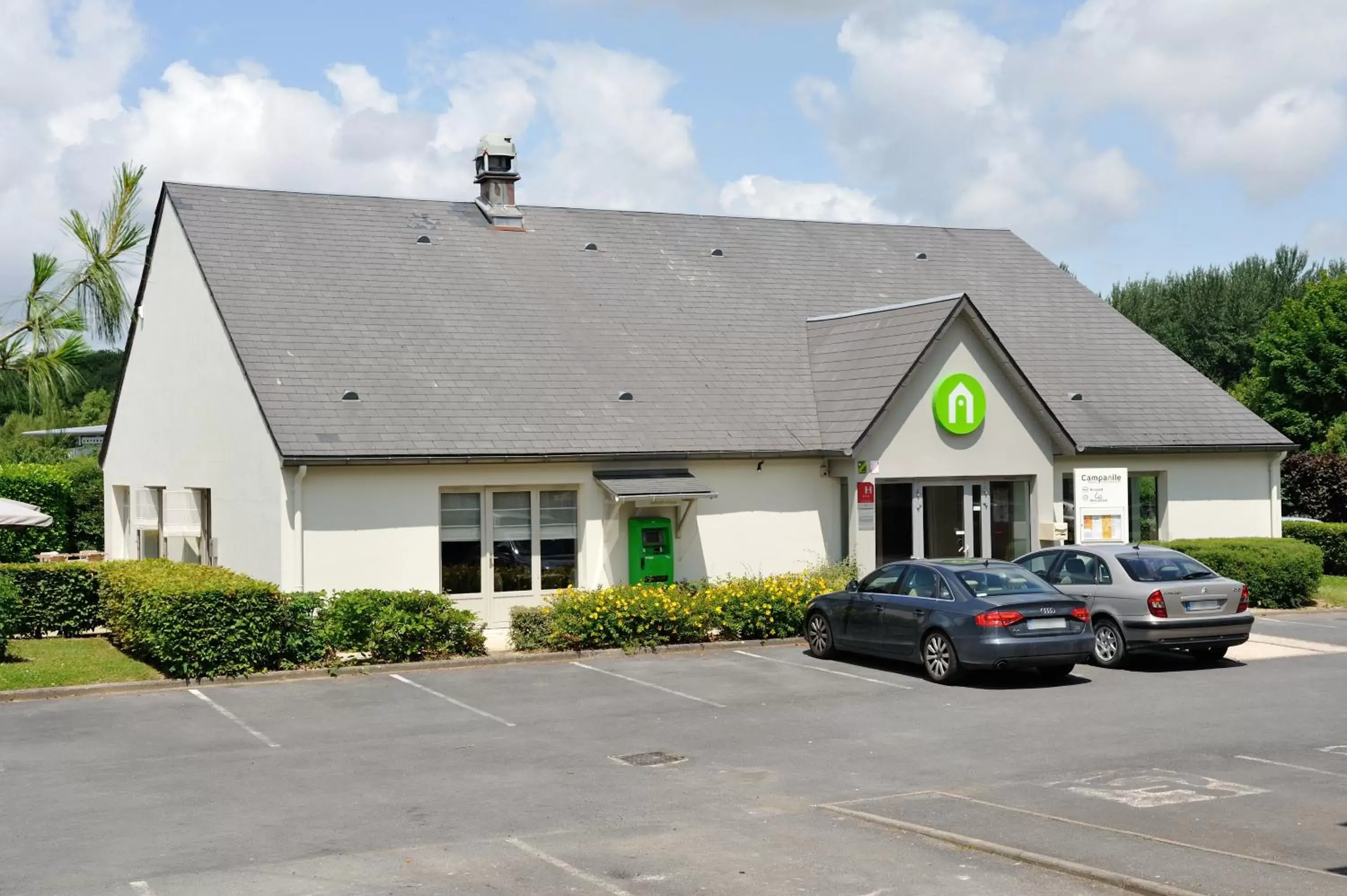 Facade/entrance in Campanile Reims Est - Taissy Facade/entrance in Campanile Reims Est - Taissy