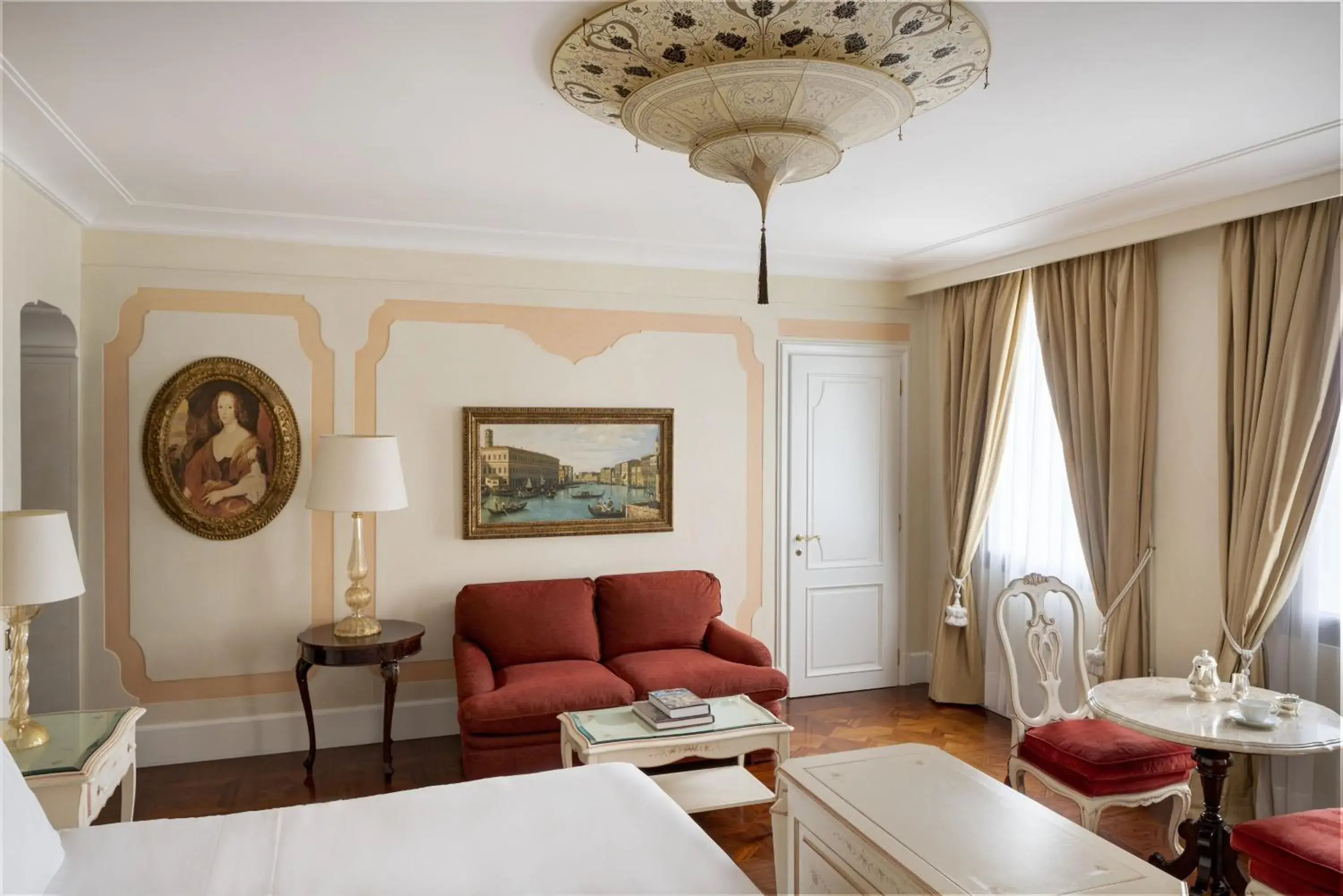 Junior Suite Lagoon View with Balcony or Terrace in Hotel Cipriani, A Belmond Hotel, Venice Junior Suite Lagoon View with Balcony or Terrace in Hotel Cipriani, A Belmond Hotel, Venice