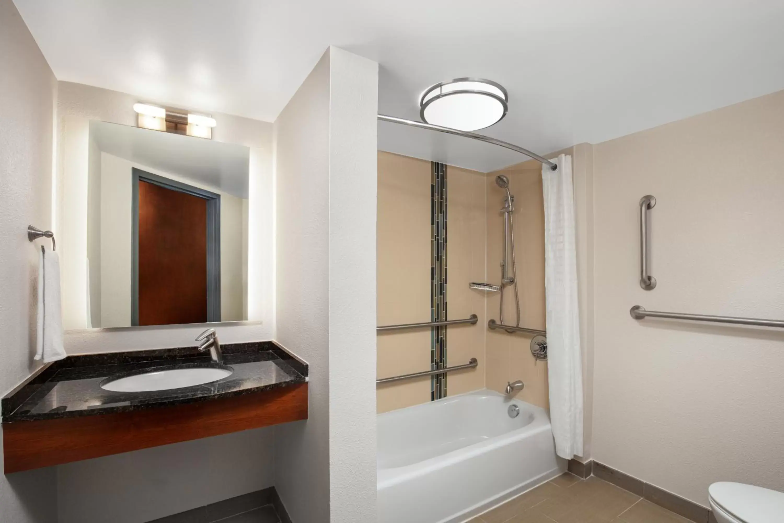 Bathroom in Candlewood Suites - Cincinnati Northeast - Mason, an IHG Hotel