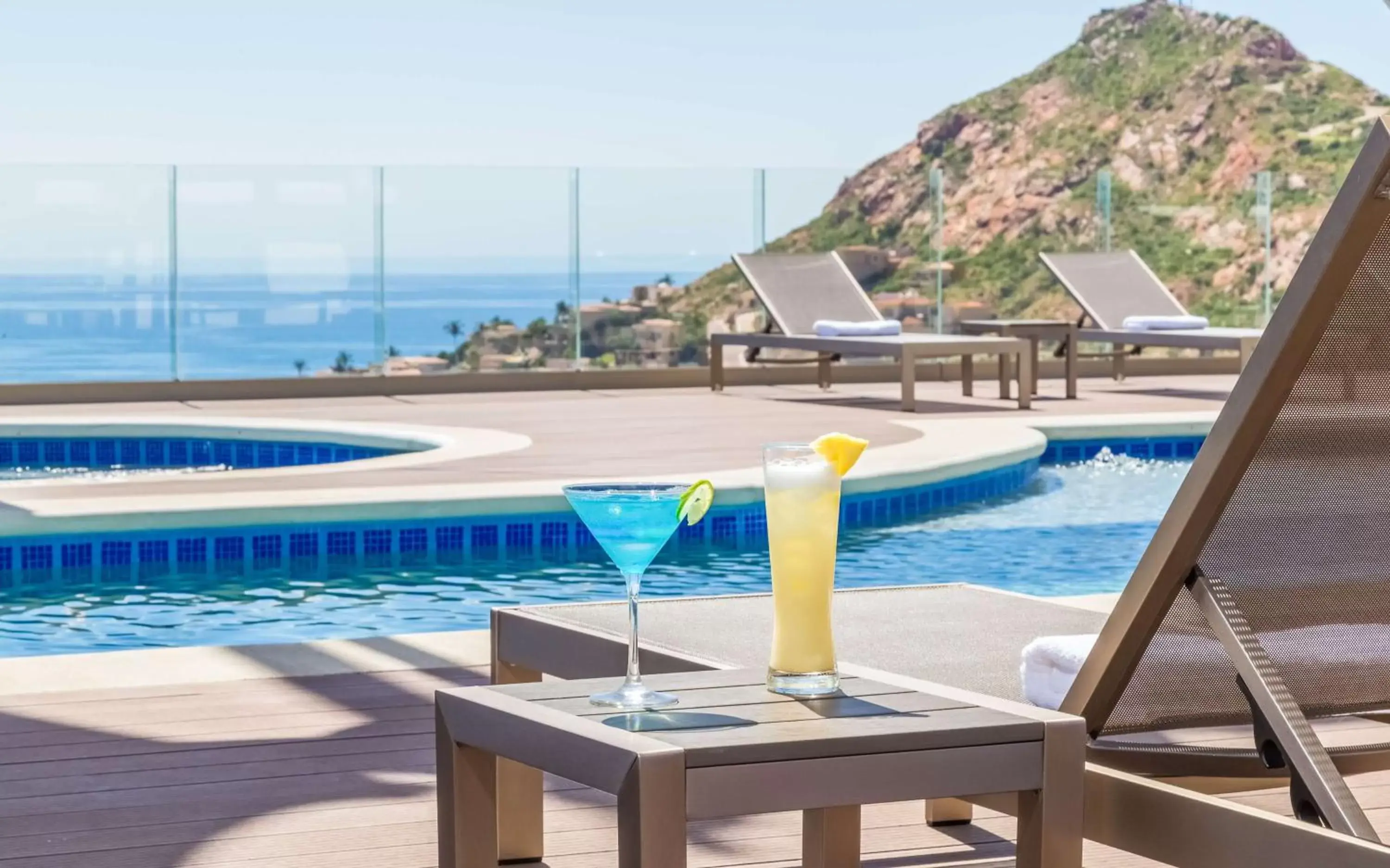 Pool view, Swimming Pool in Hampton Inn & Suites by Hilton Los Cabos