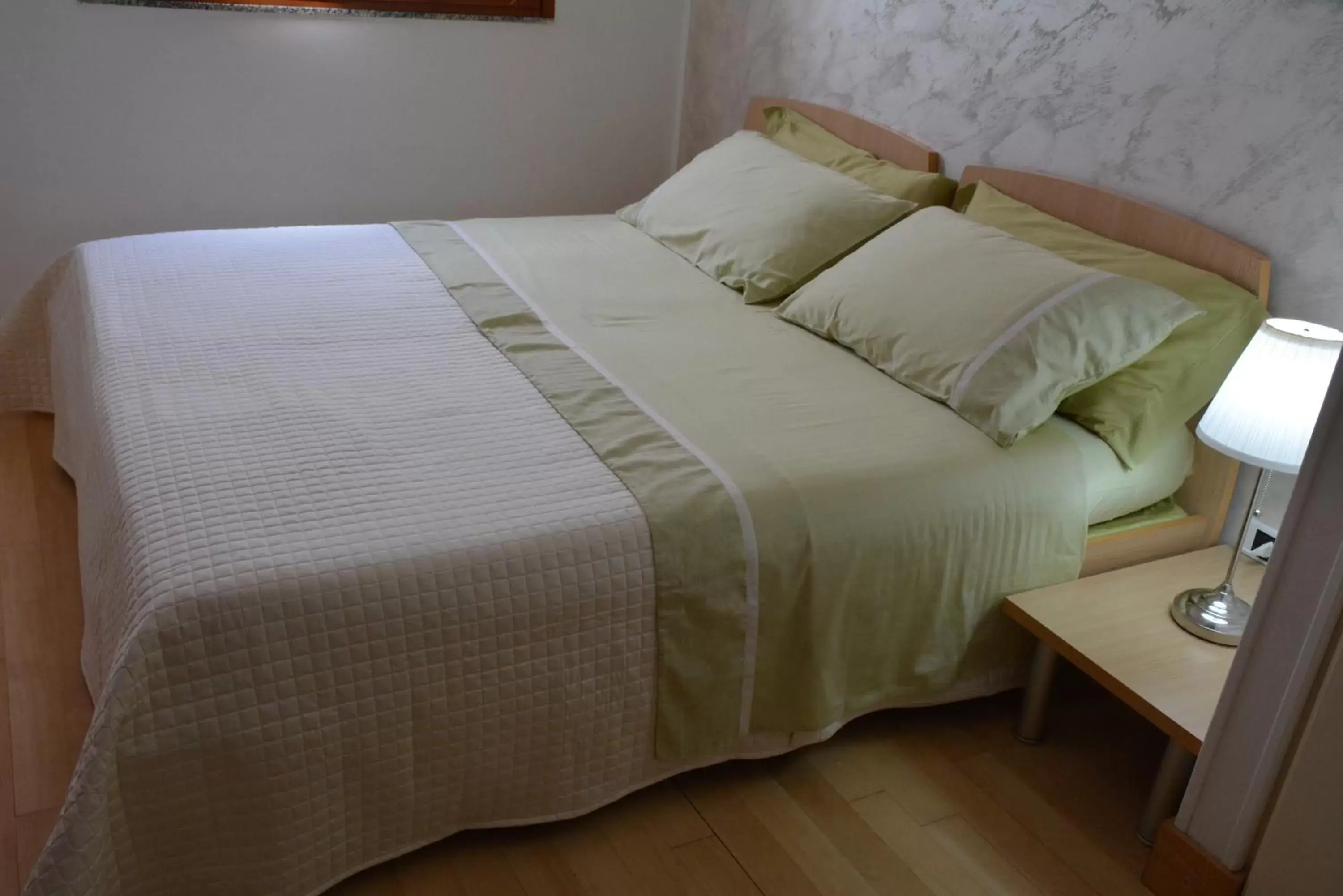 Photo of the whole room, Bed in Giardini e Mare