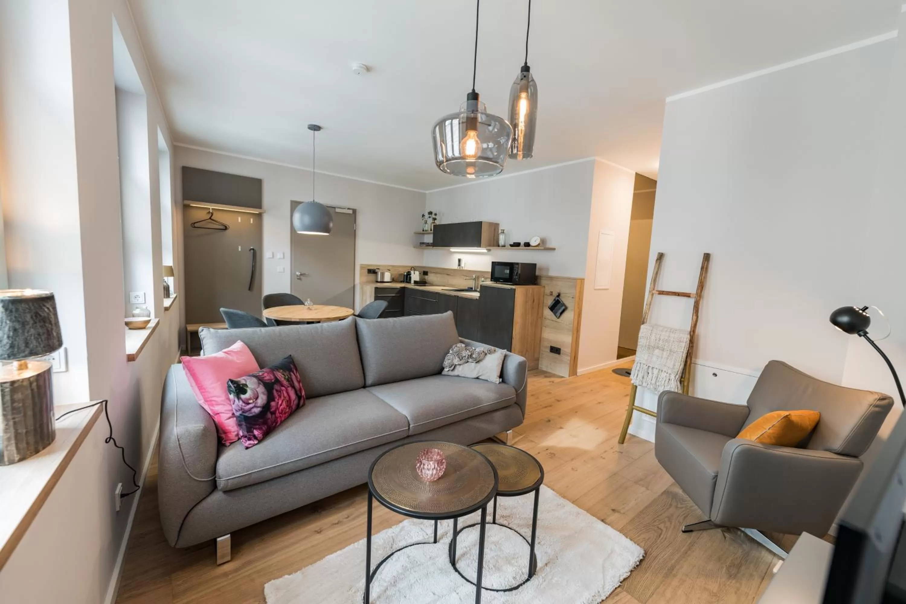 TV and multimedia in Suites MITTE - Aparthotel