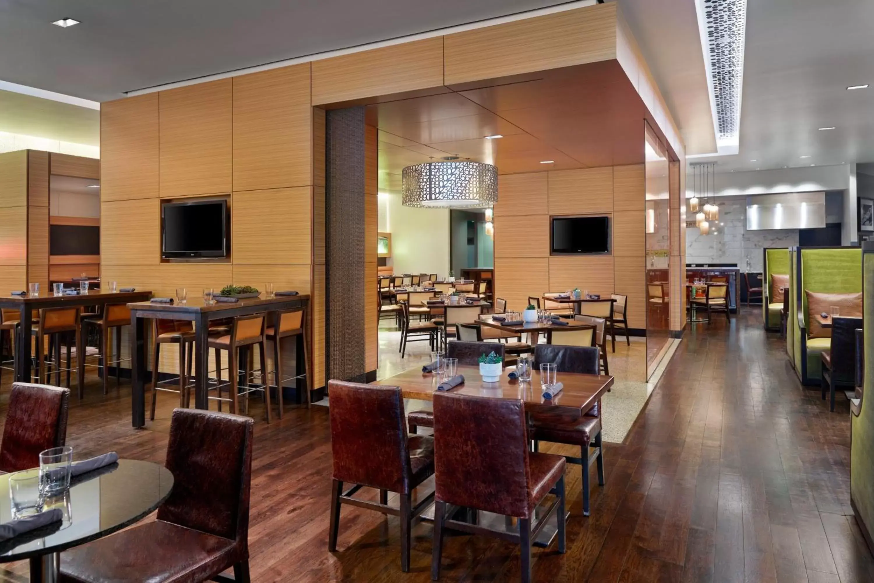 Restaurant/Places to Eat in Atlanta Airport Marriott Gateway