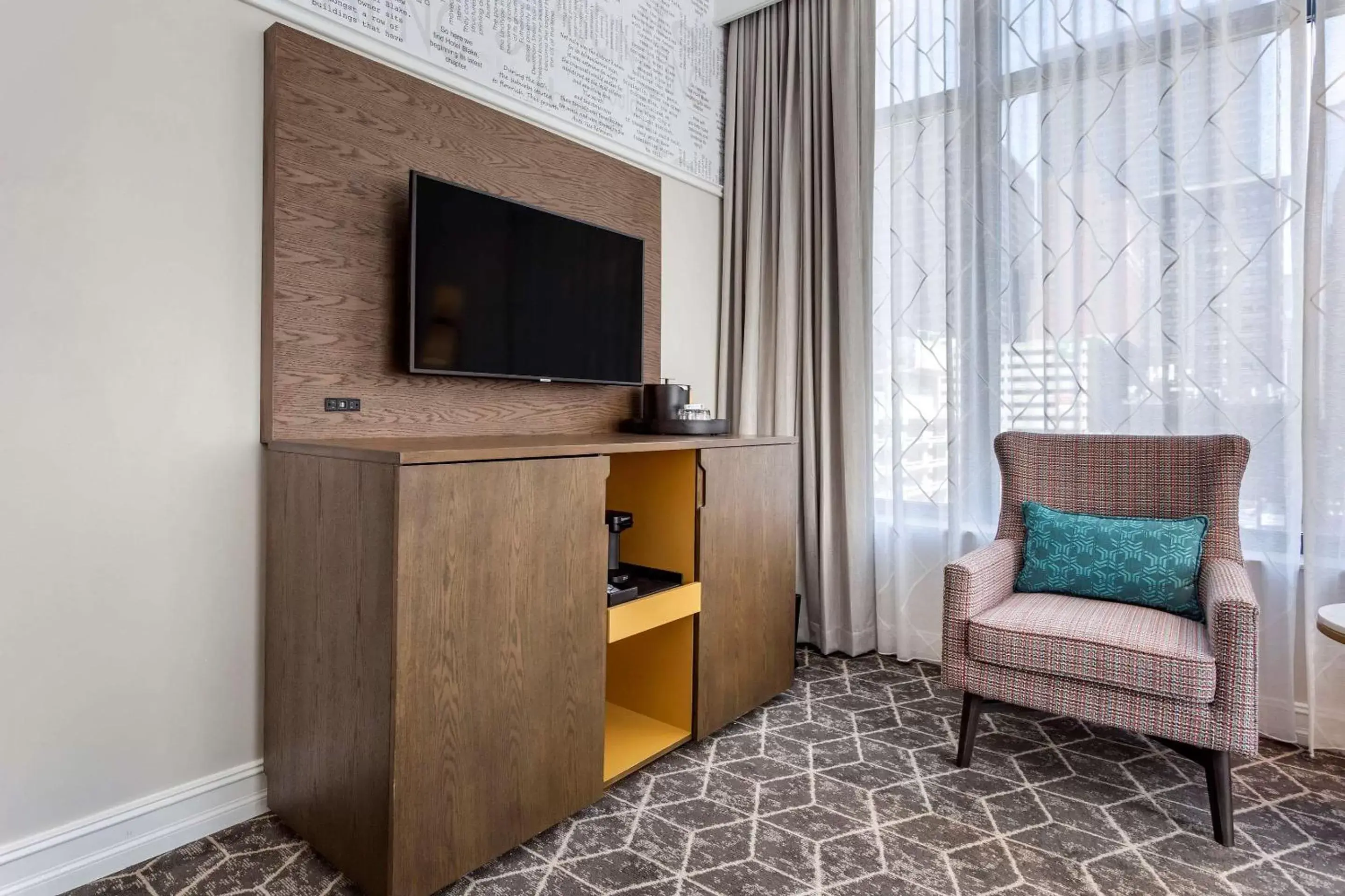 Photo of the whole room, TV/Entertainment Center in Hotel Blake, an Ascend Hotel Collection Member