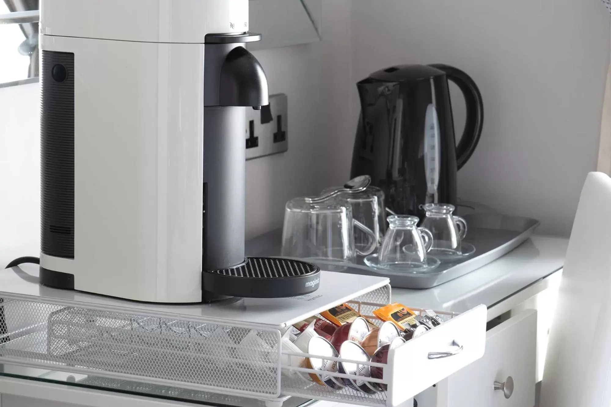 Coffee/Tea Facilities in Pebble House