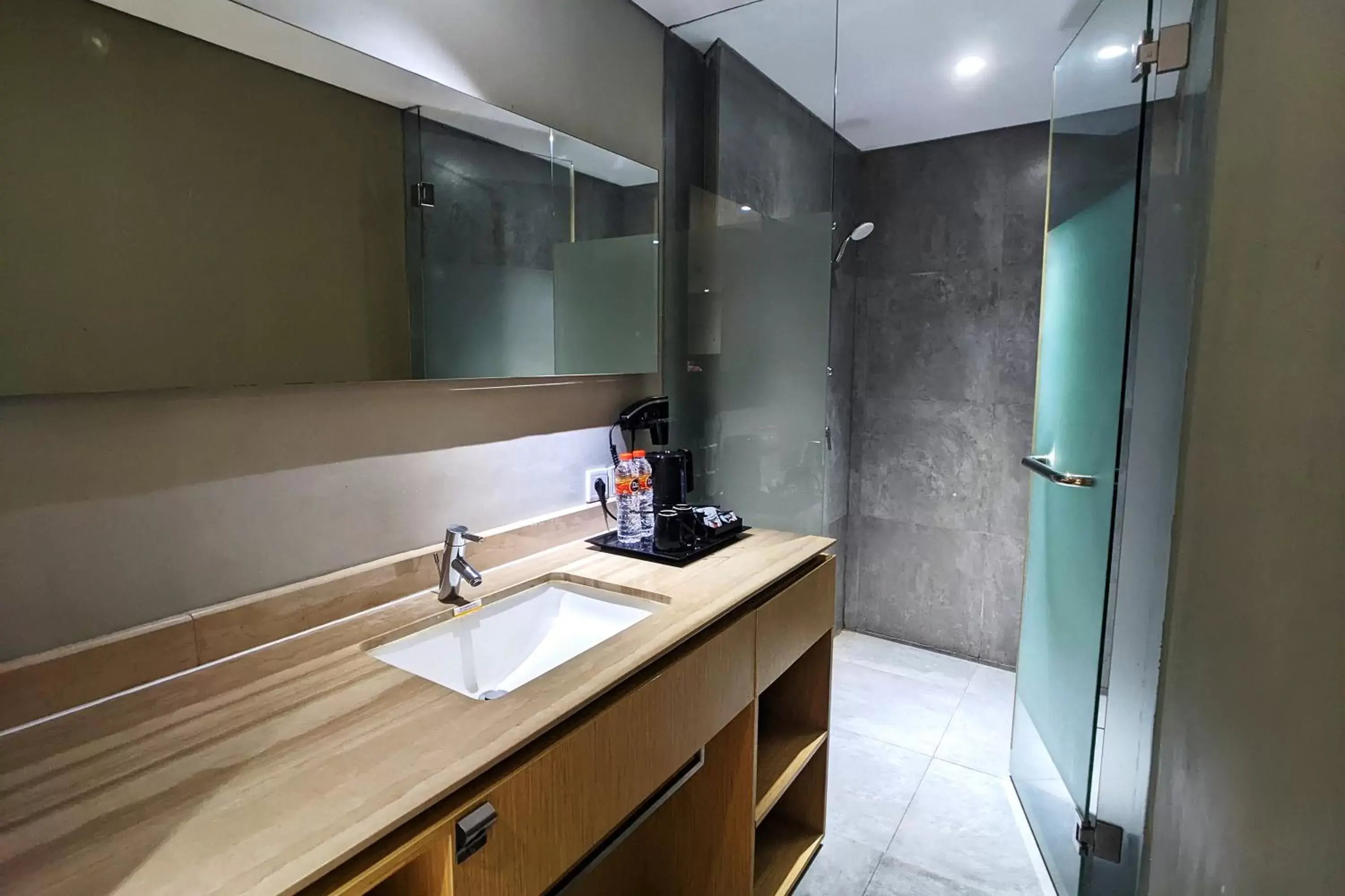 Bathroom in Episode Kuta Bali
