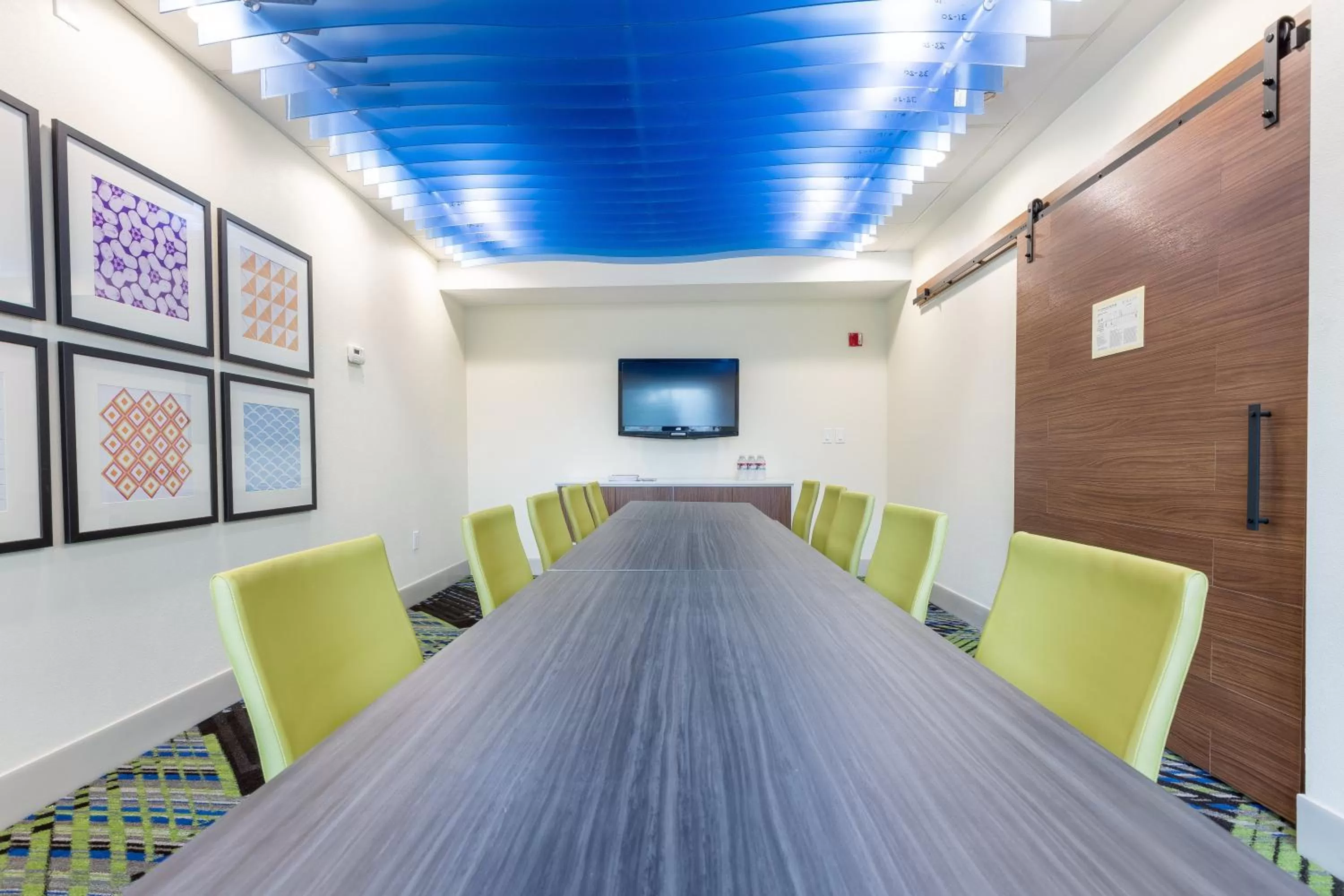 Meeting/conference room in Holiday Inn Express & Suites Arlington North – Stadium Area by IHG