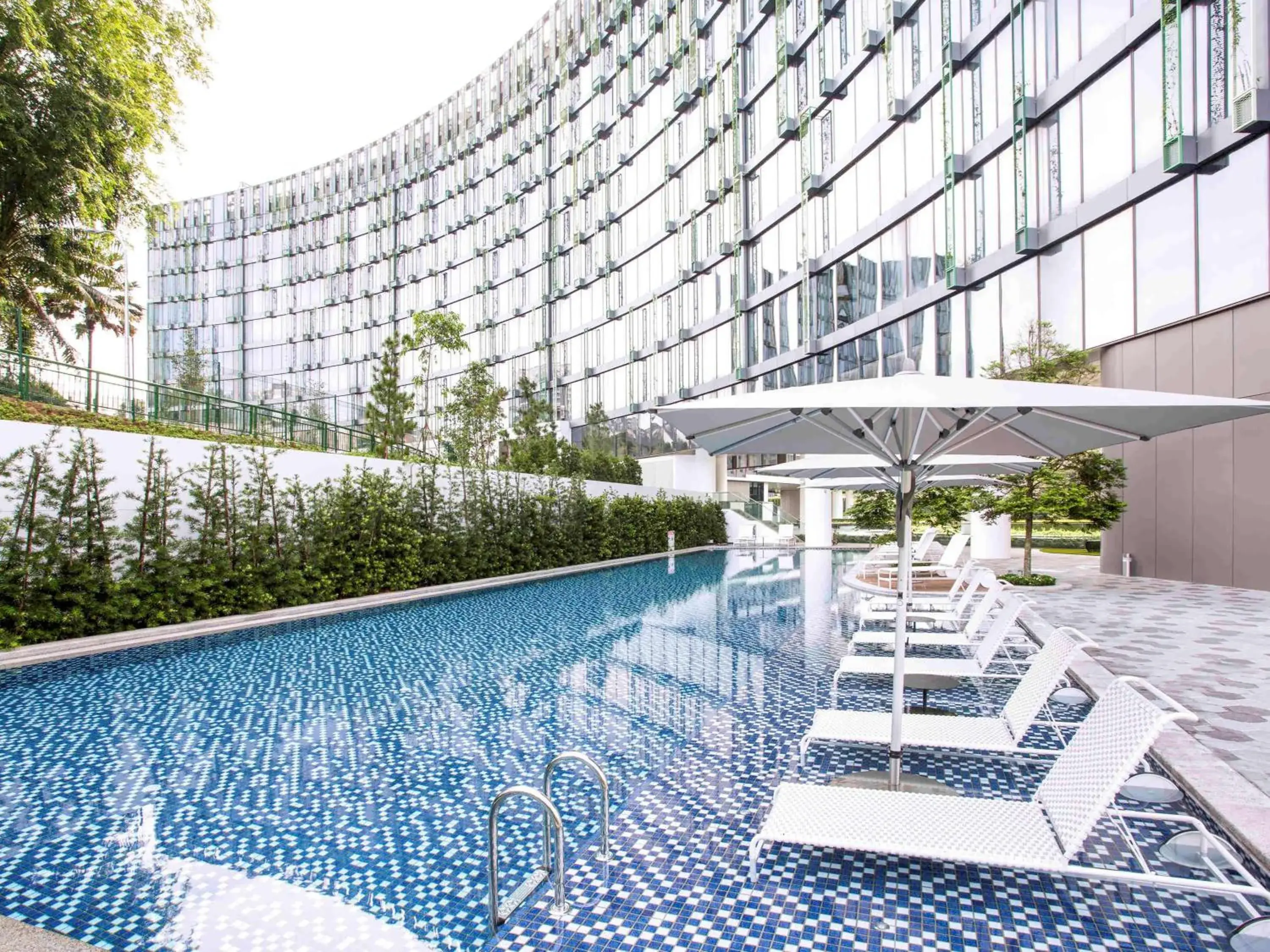 Pool view, Swimming Pool in Novotel Singapore On Stevens