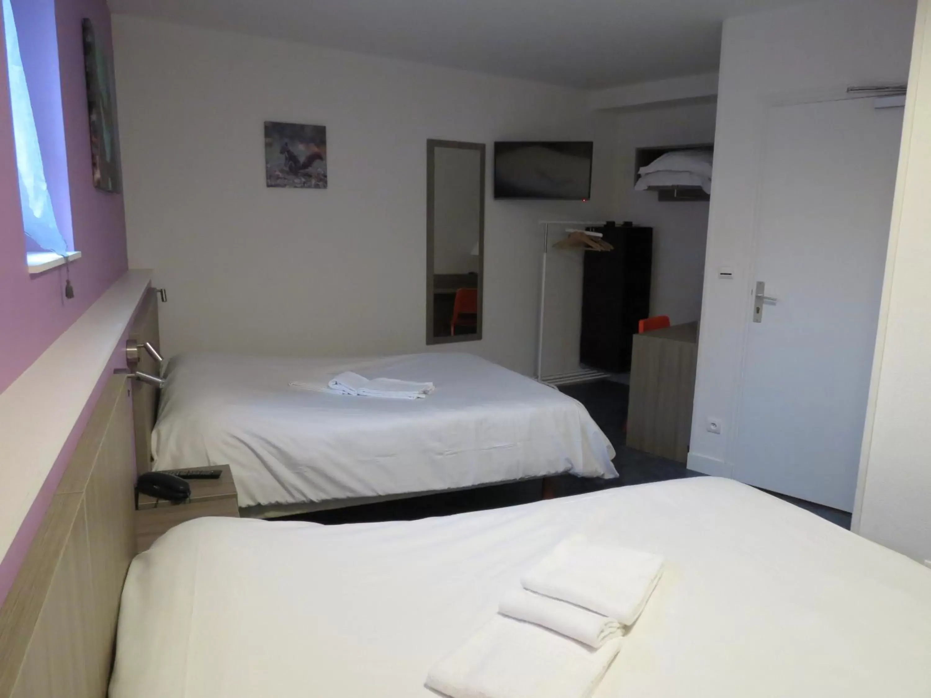 Photo of the whole room, Bed in Hotel le Faisan