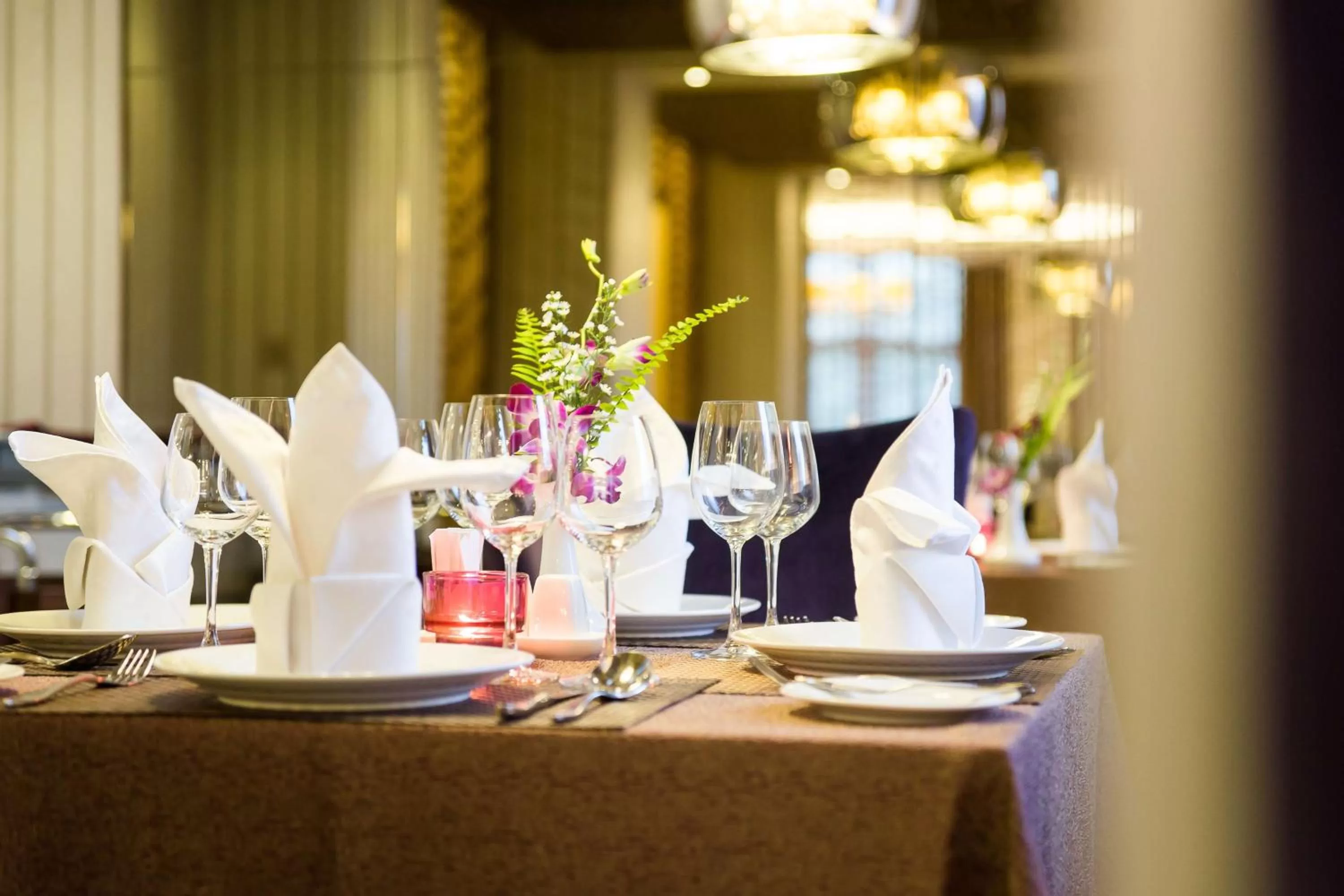 Restaurant/places to eat in Best Western Chinatown Hotel