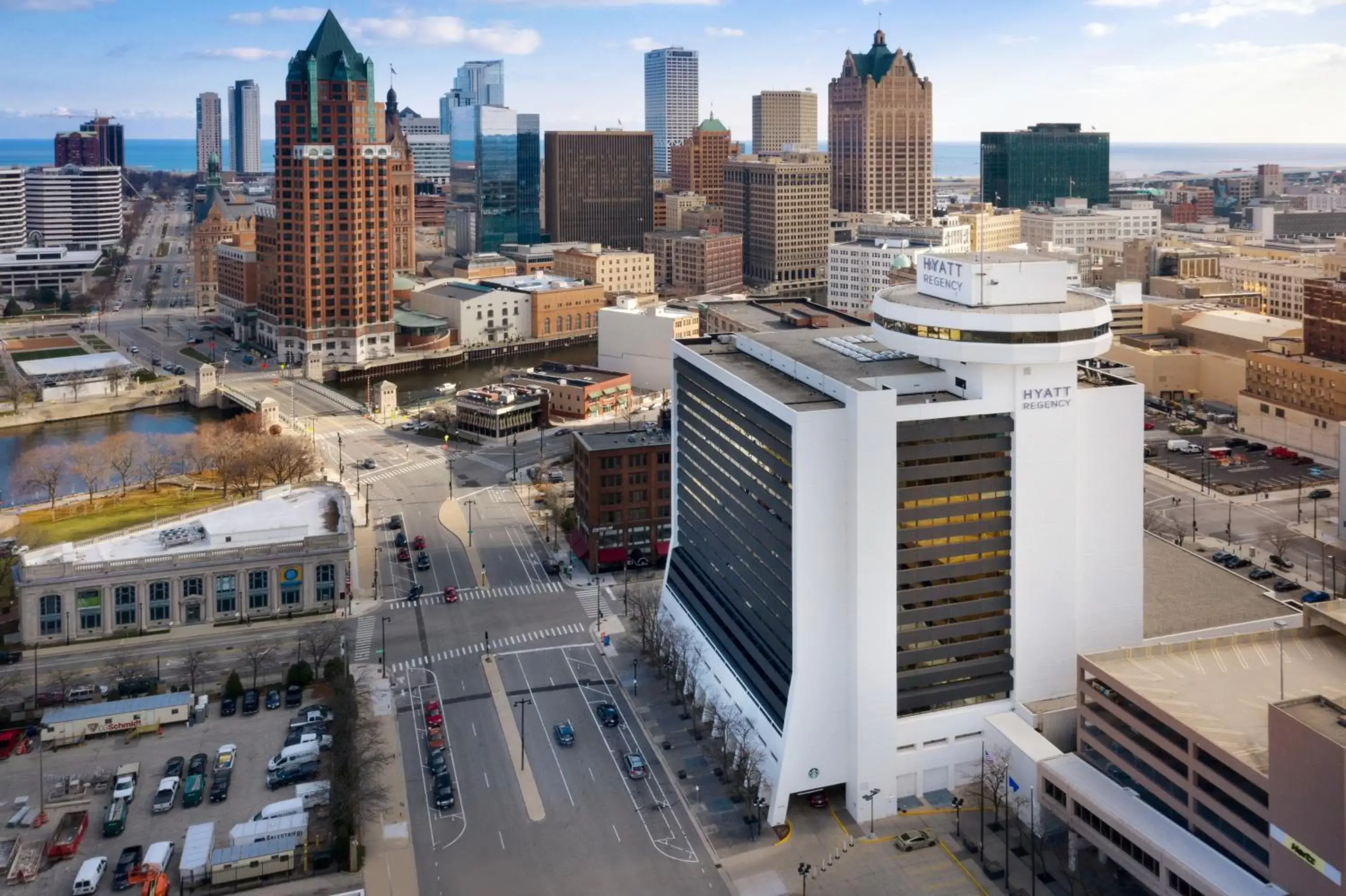 Property building in Hyatt Regency Milwaukee