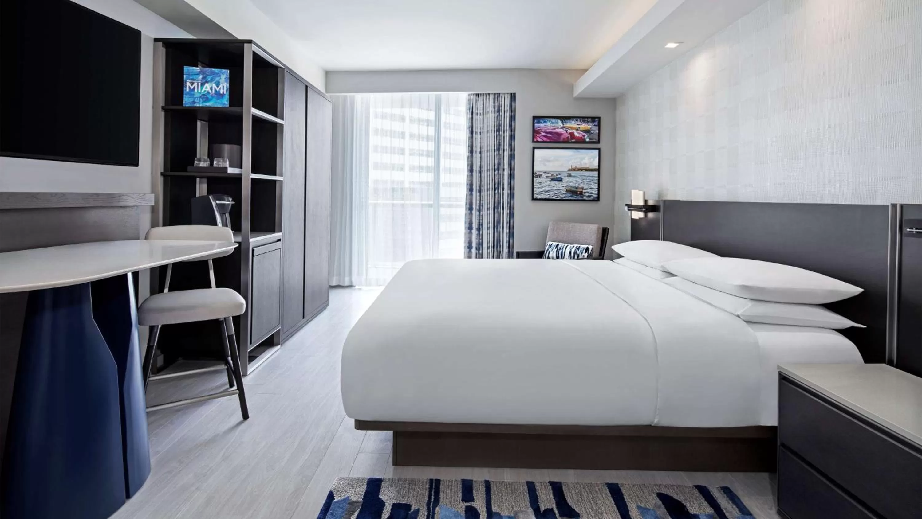 Photo of the whole room, Bed in Hyatt Centric Brickell Miami
