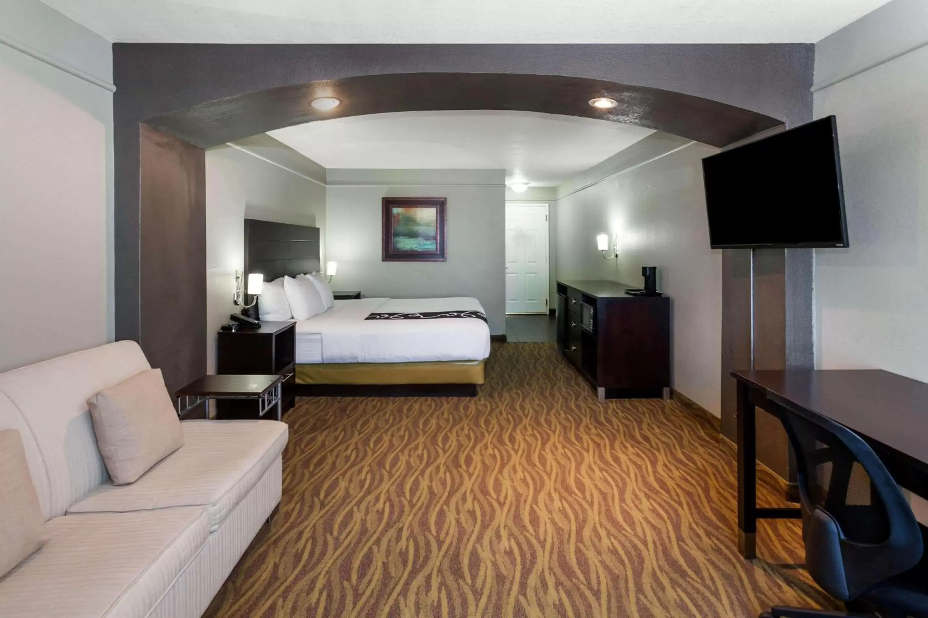 Photo of the whole room, Bed in La Quinta by Wyndham Laredo Airport