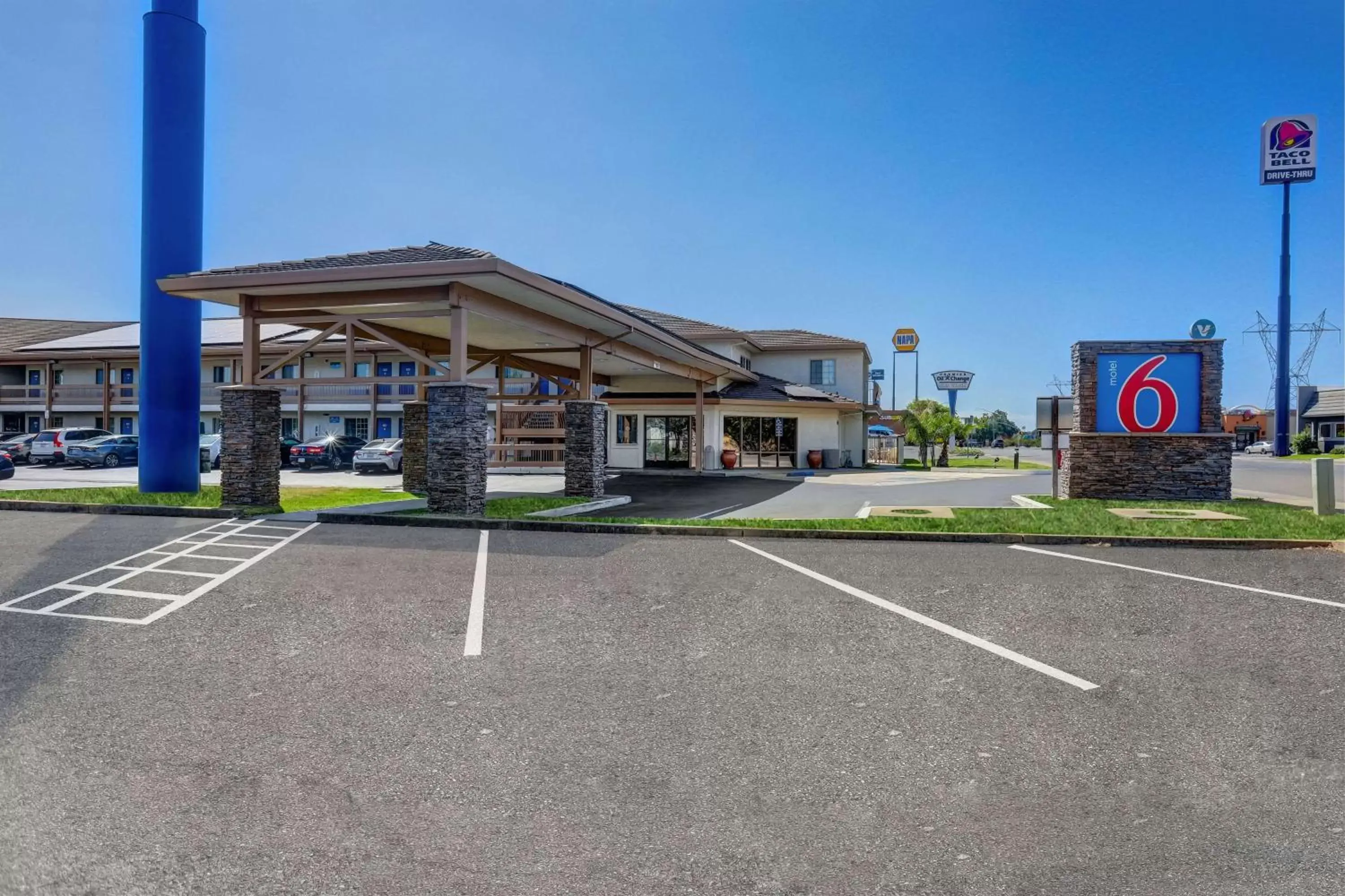 Property Building in Motel 6-Anderson, CA - Redding Airport