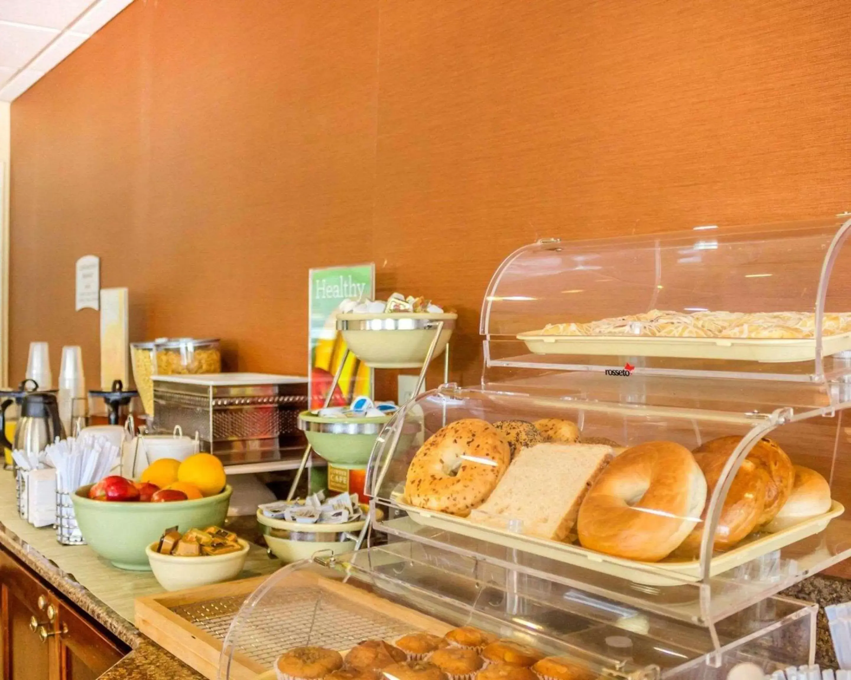 Restaurant/places to eat in Quality Inn Waterbury East Restaurant/places to eat in Quality Inn Waterbury East