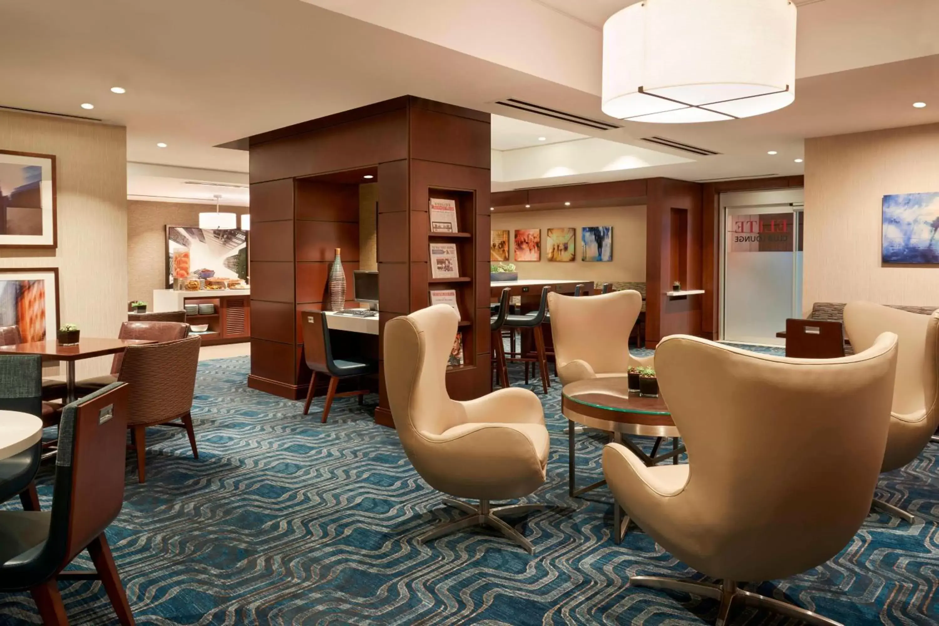 Lounge or bar, Lounge/Bar in Marriott Downtown at CF Toronto Eaton Centre