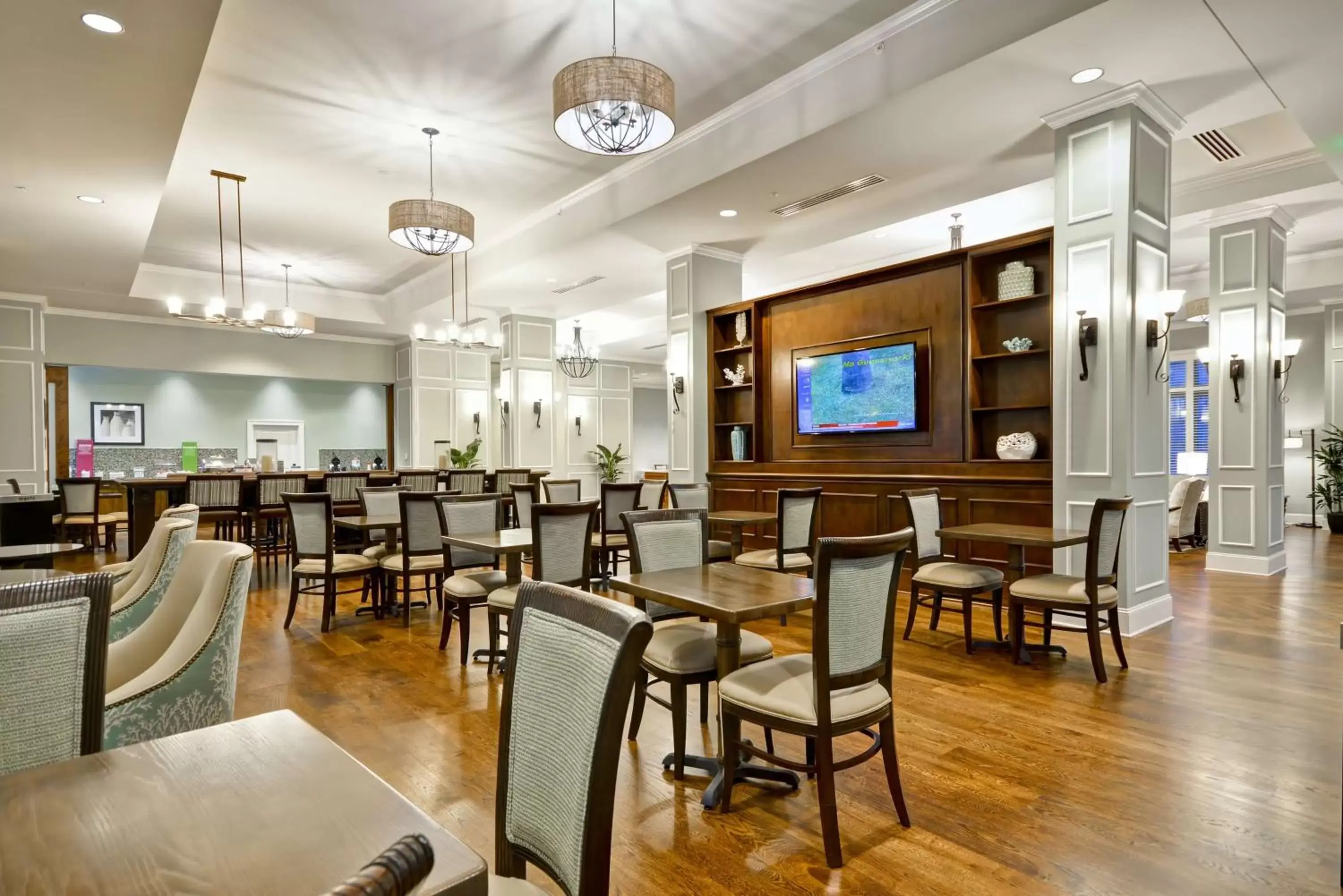 Dining area, Restaurant/Places to Eat in Hampton Inn & Suites Charleston Airport