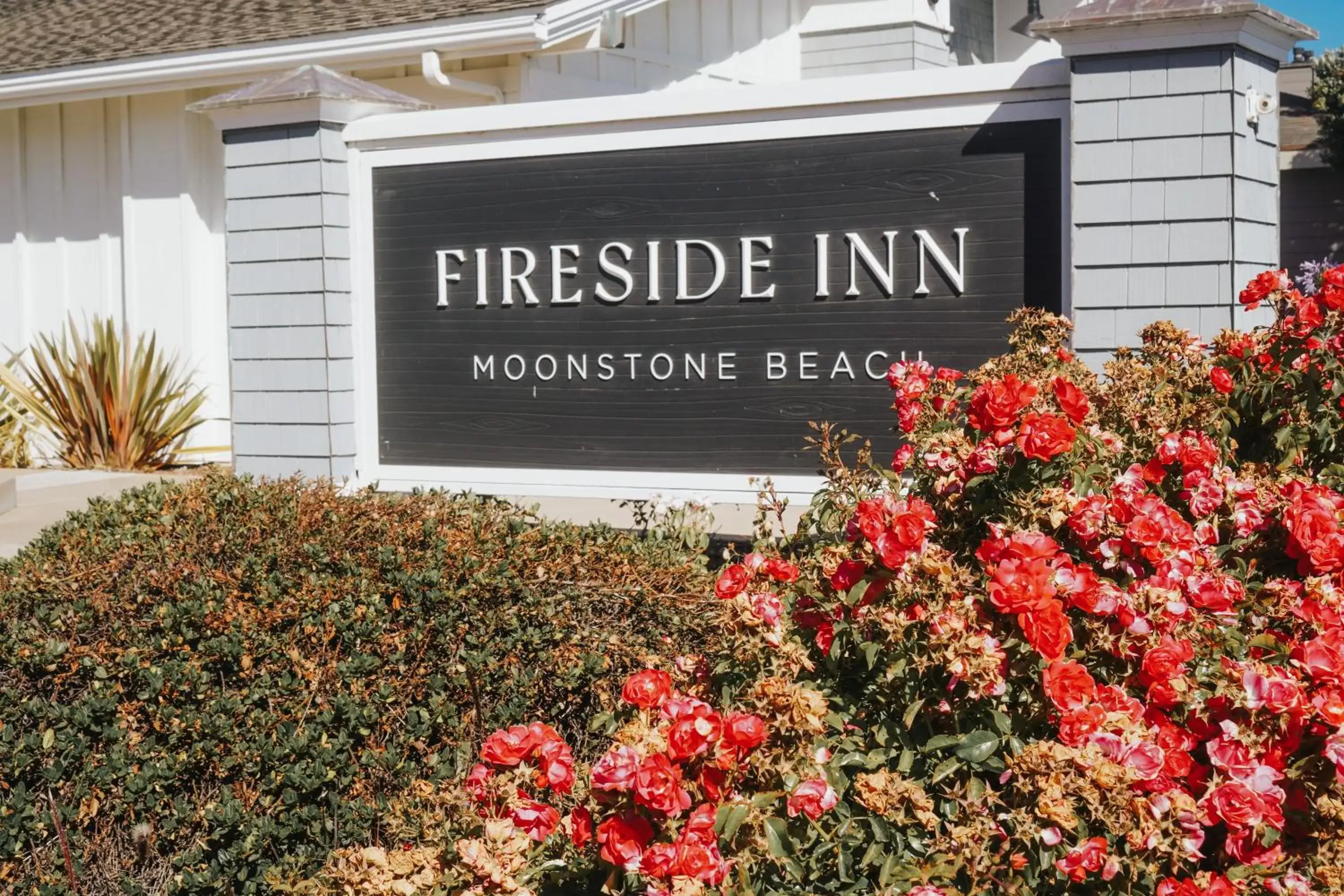 Property building in Fireside Inn on Moonstone Beach