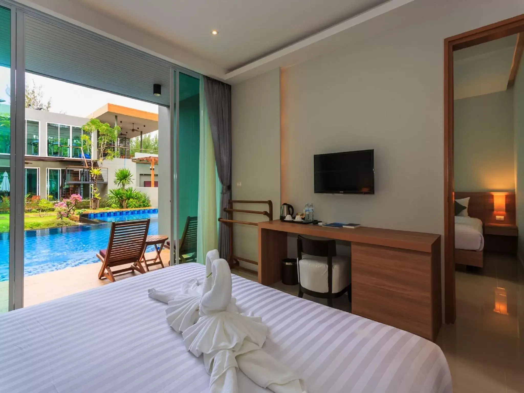 Day, Bed in Khaolak Forest Resort Day, Bed in Khaolak Forest Resort