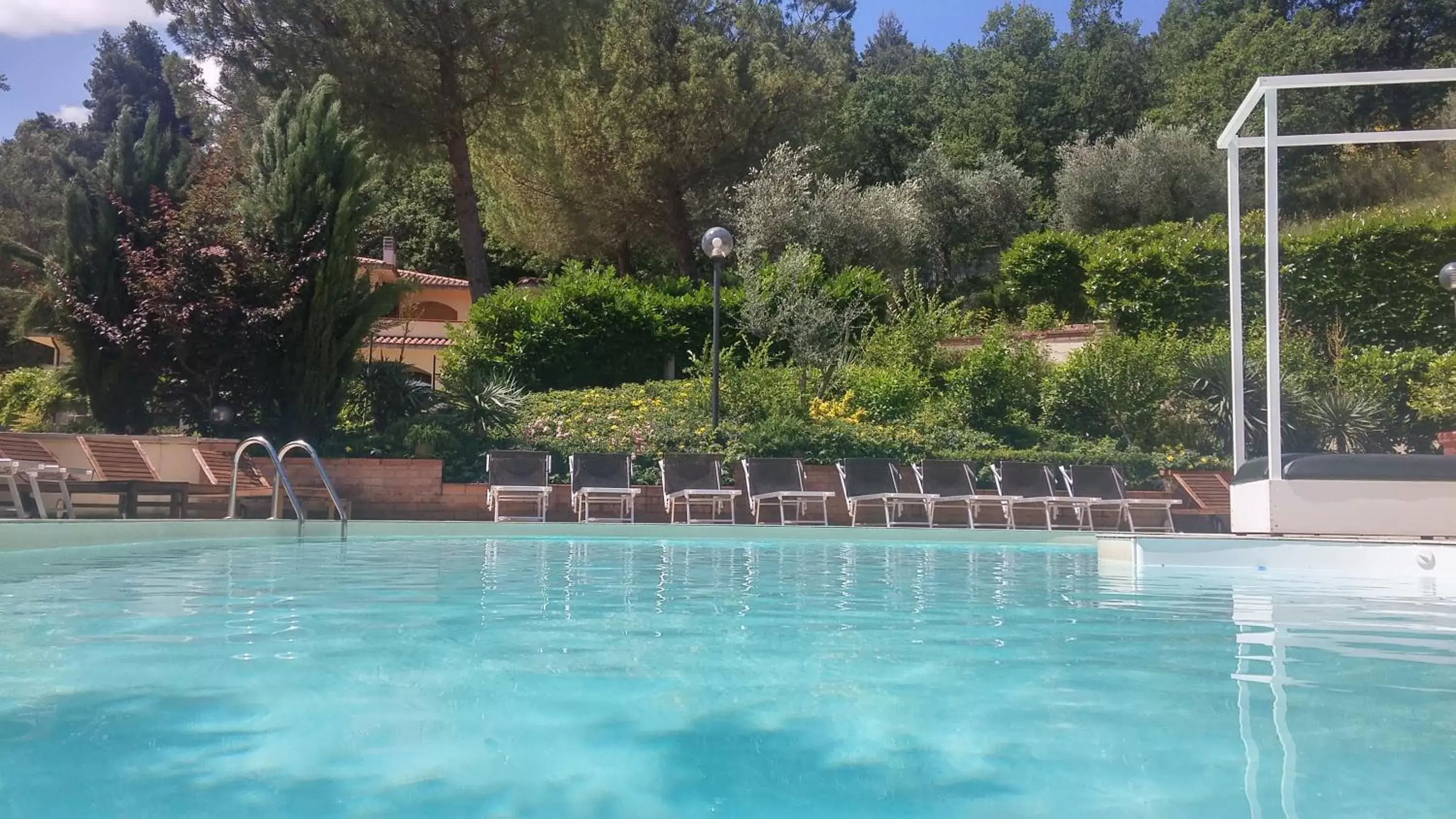 Swimming Pool in El Patio Hotel