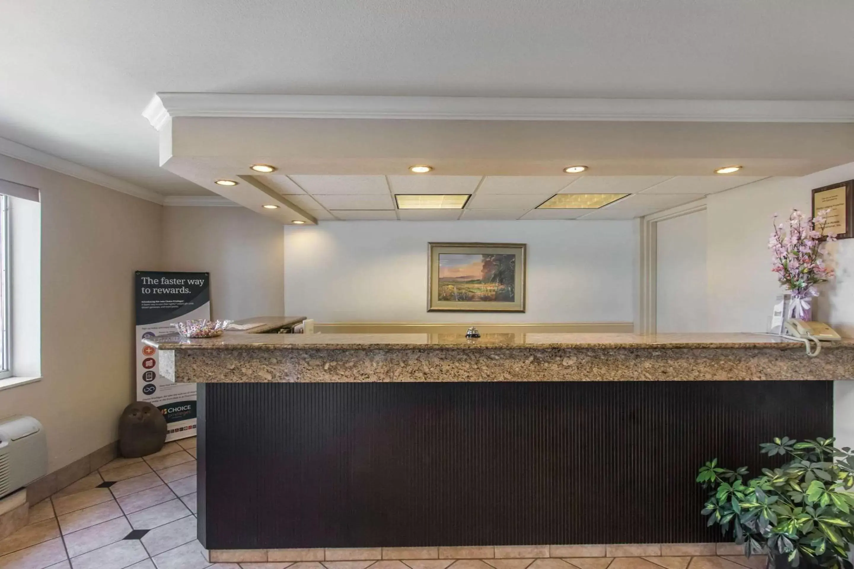 Lobby or reception, Lobby/Reception in Econo Lodge Inn & Suites Joplin
