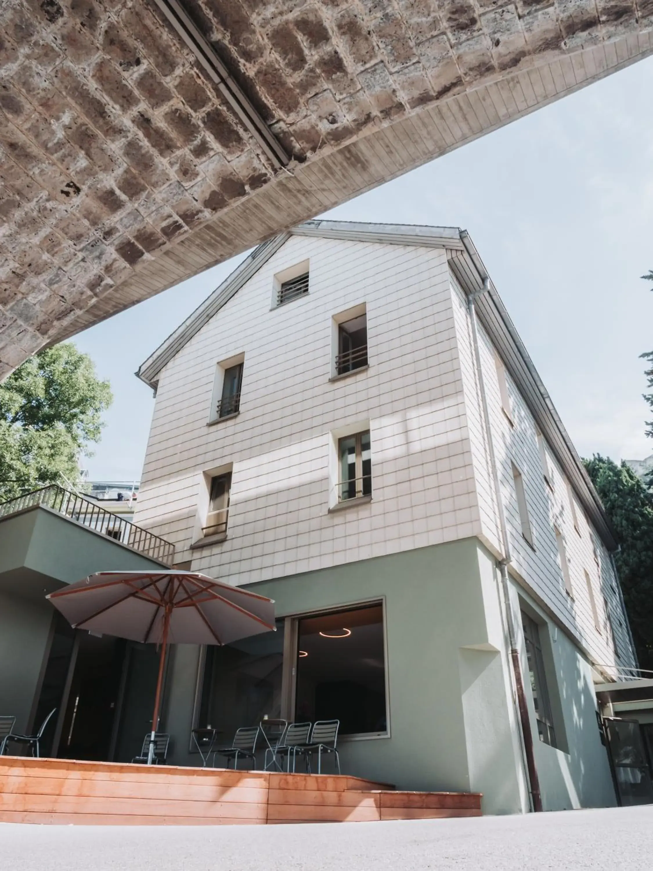 Property Building in Montreux Youth Hostel