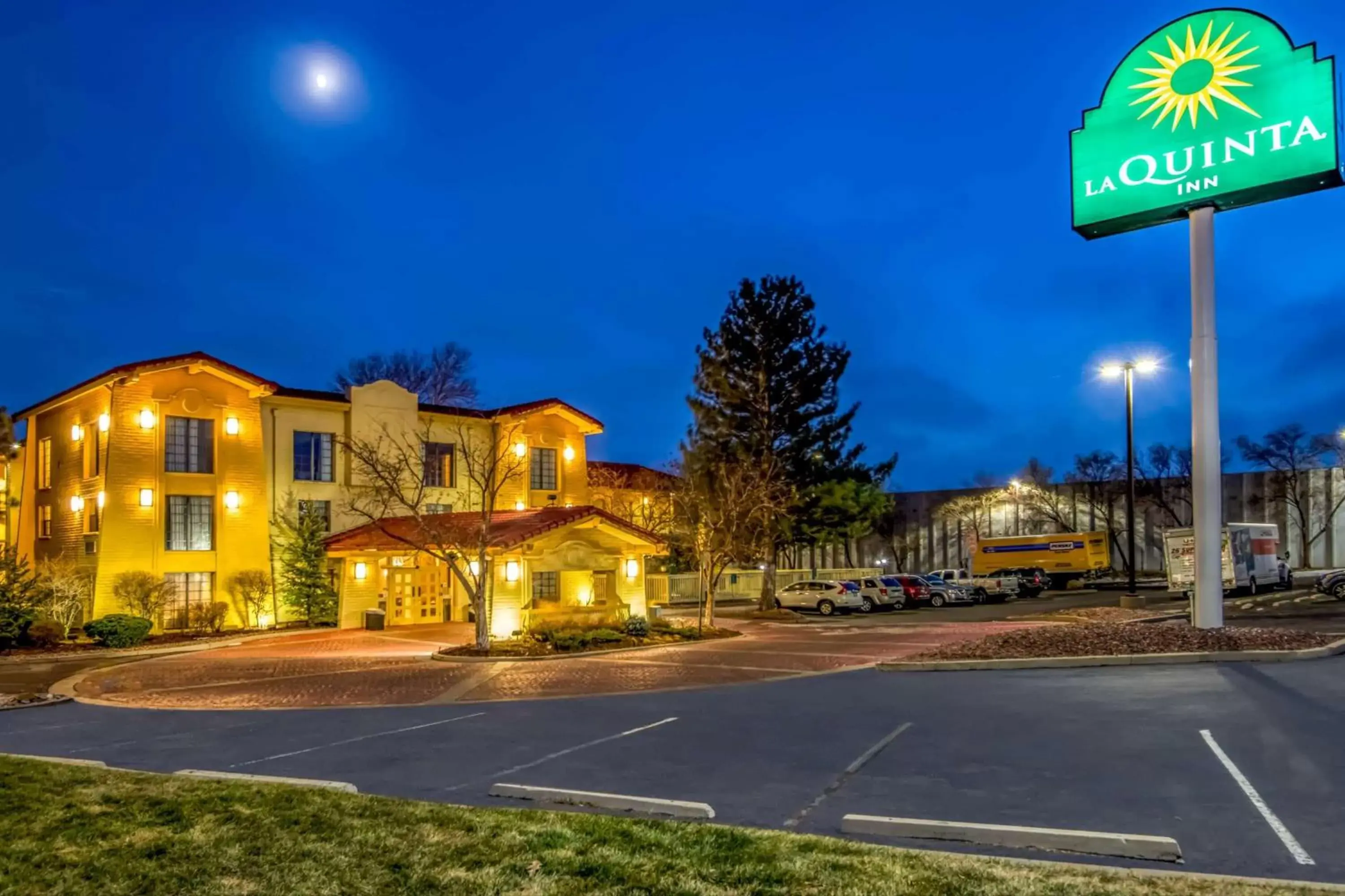 Property Building in La Quinta Inn by Wyndham Colorado Springs Garden of the Gods