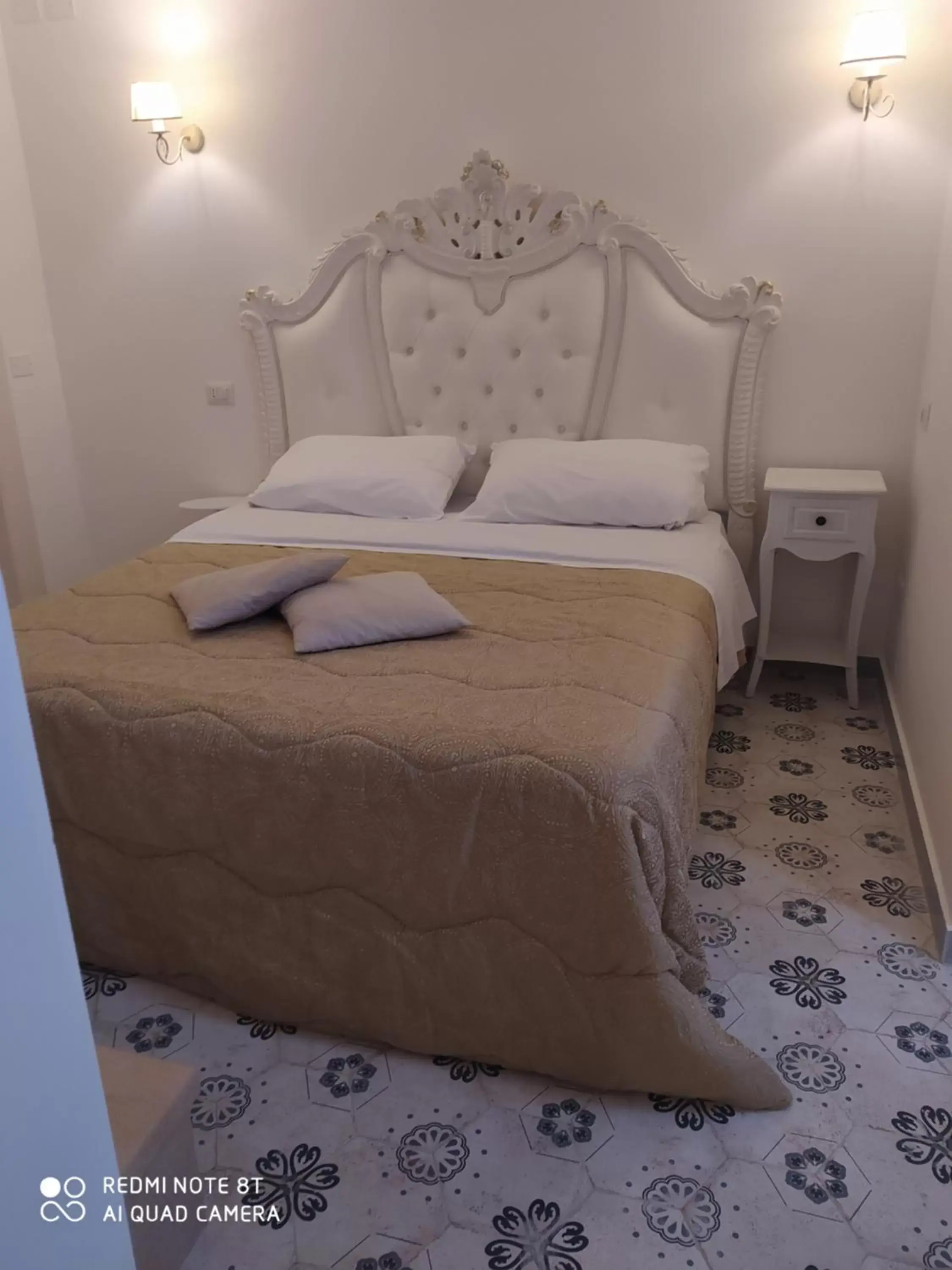 Bed in DONNA LUCREZIA b&b Boutique Hotel Style