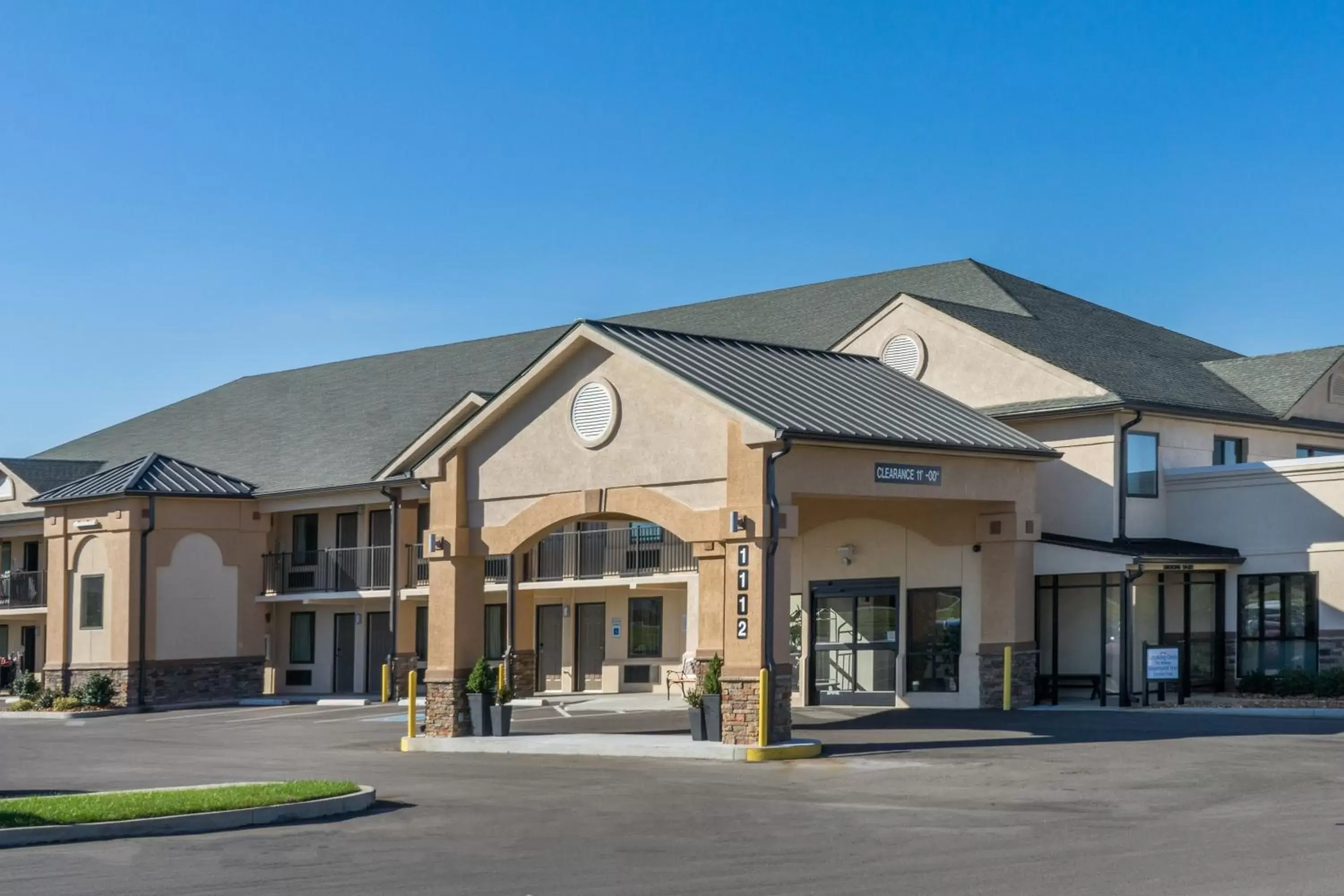 Facade/entrance, Property Building in Baymont by Wyndham Clarksville